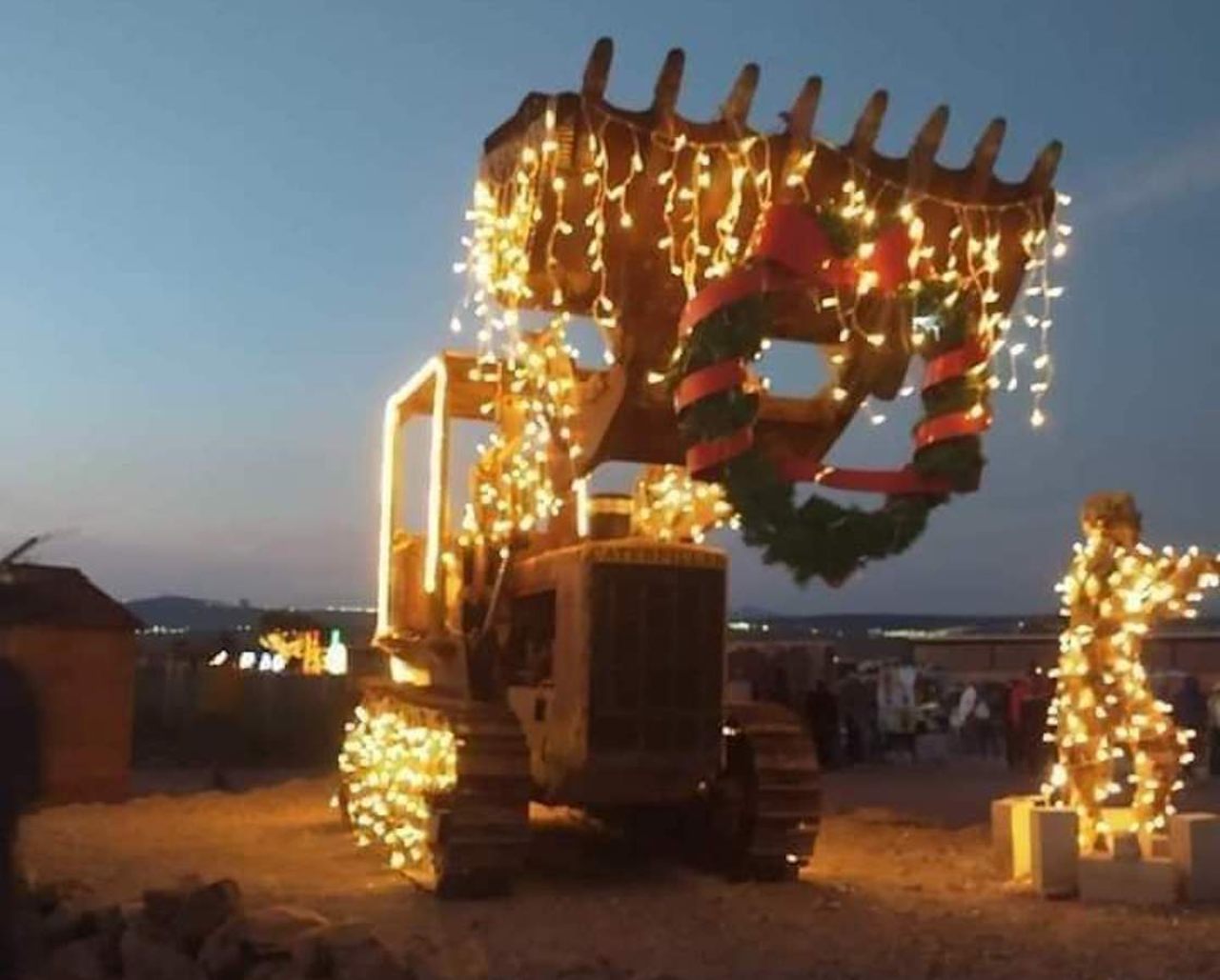 Villa navidena excavadora luces queretaro fraude