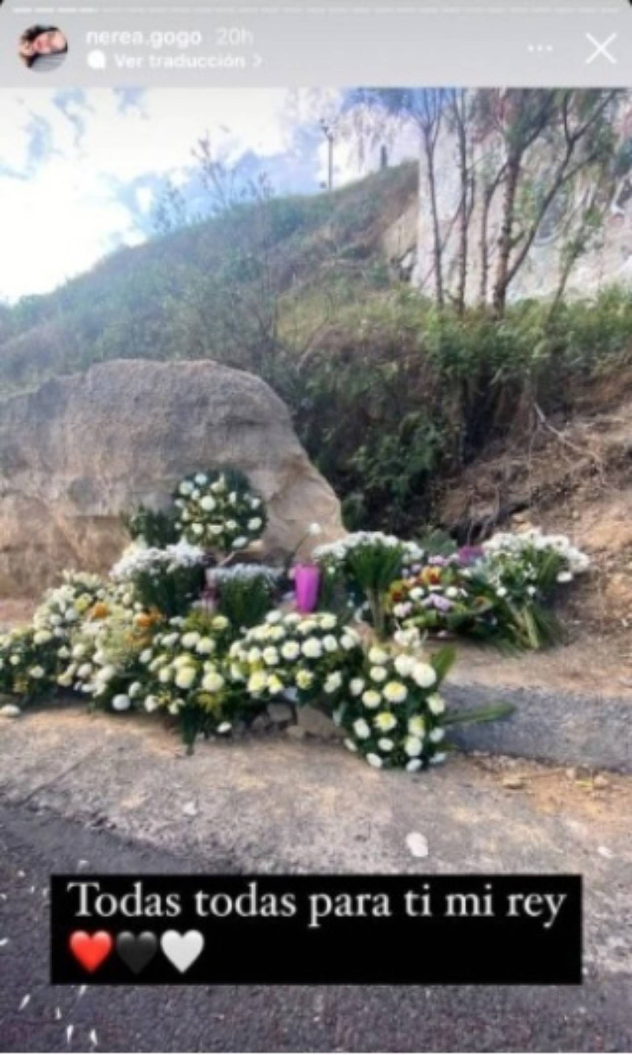 Novia Octavio Ocana llena flores lugar