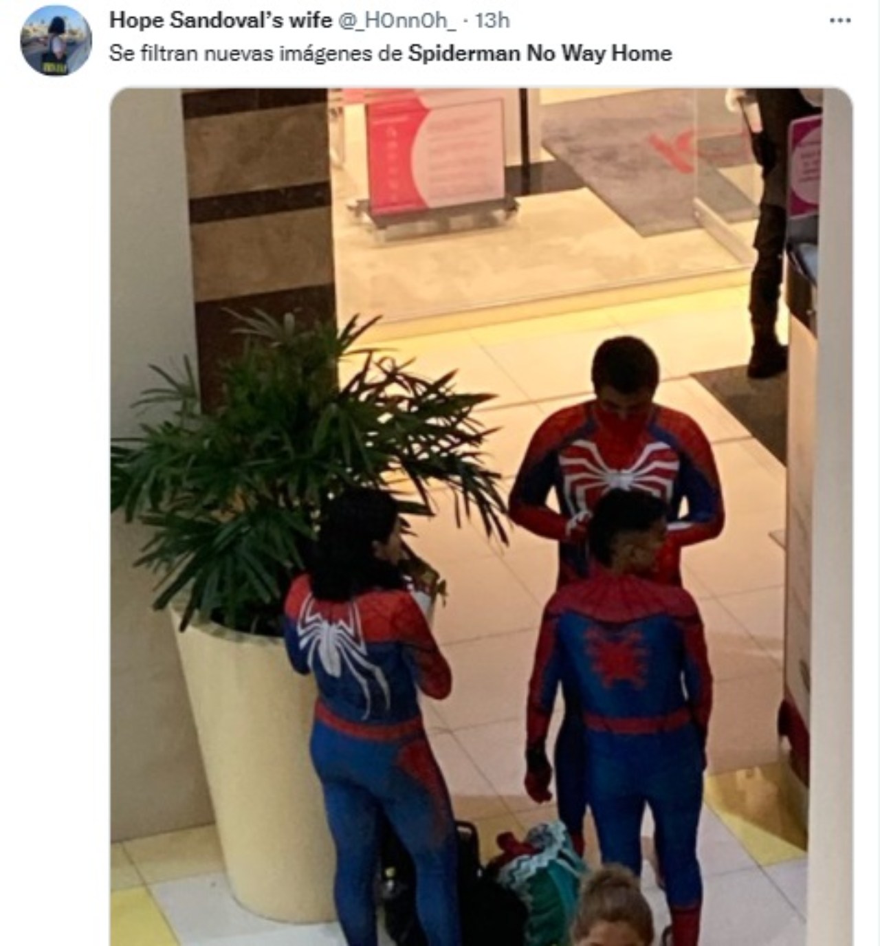 3 spider man juntos centro comercial