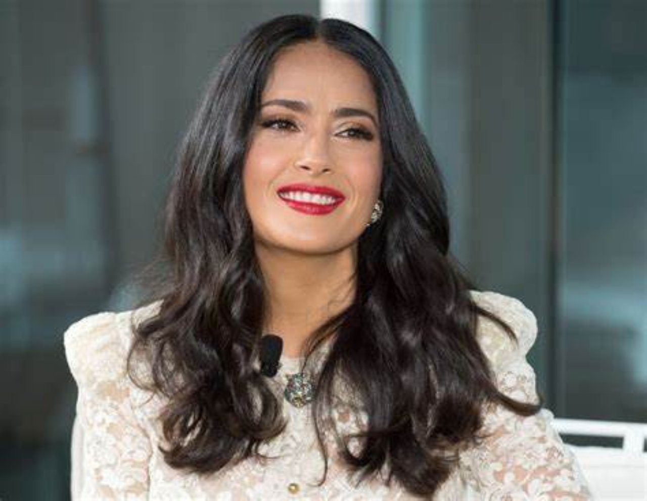 Salma Hayek la comparan Marlene favela