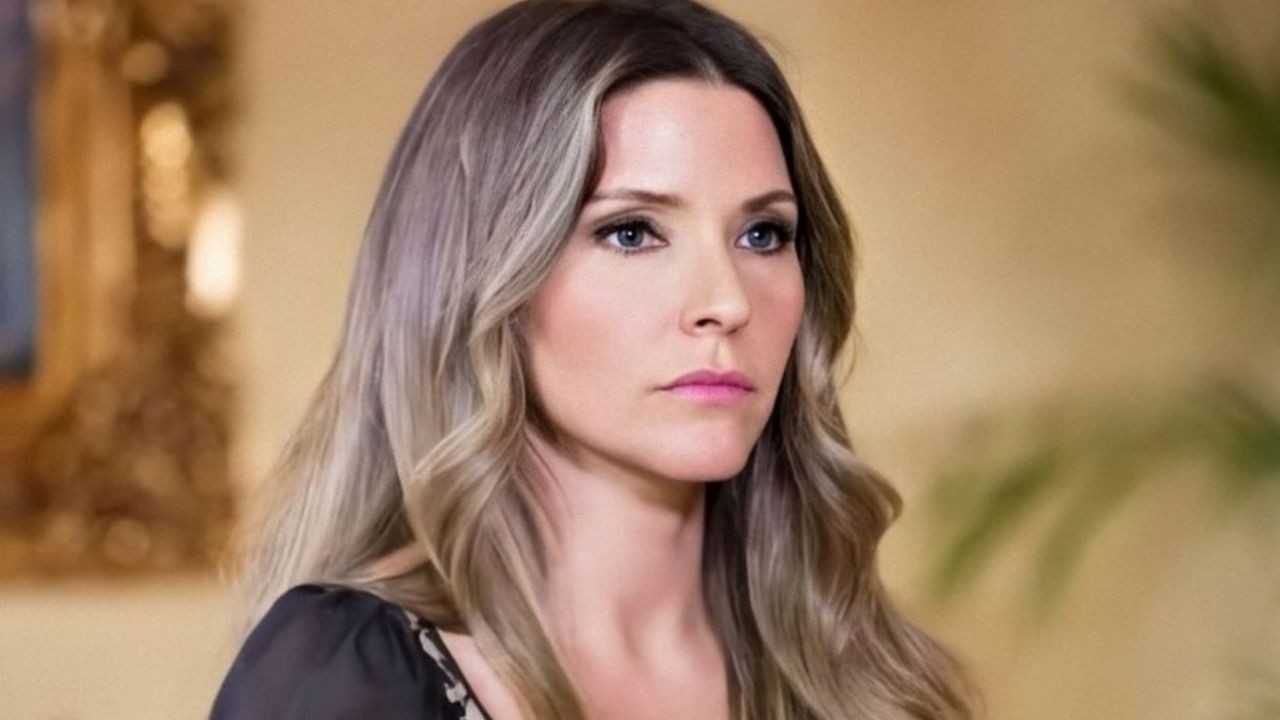 Issabela Camil responde al ser mencionada en el libro