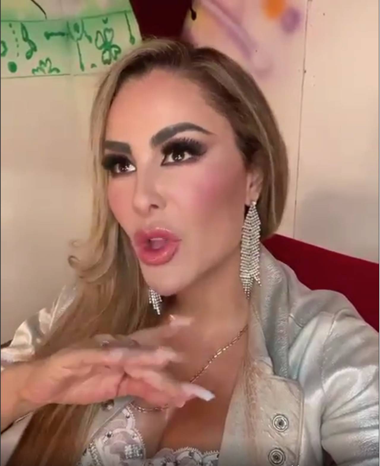 Ninel Conde Labios