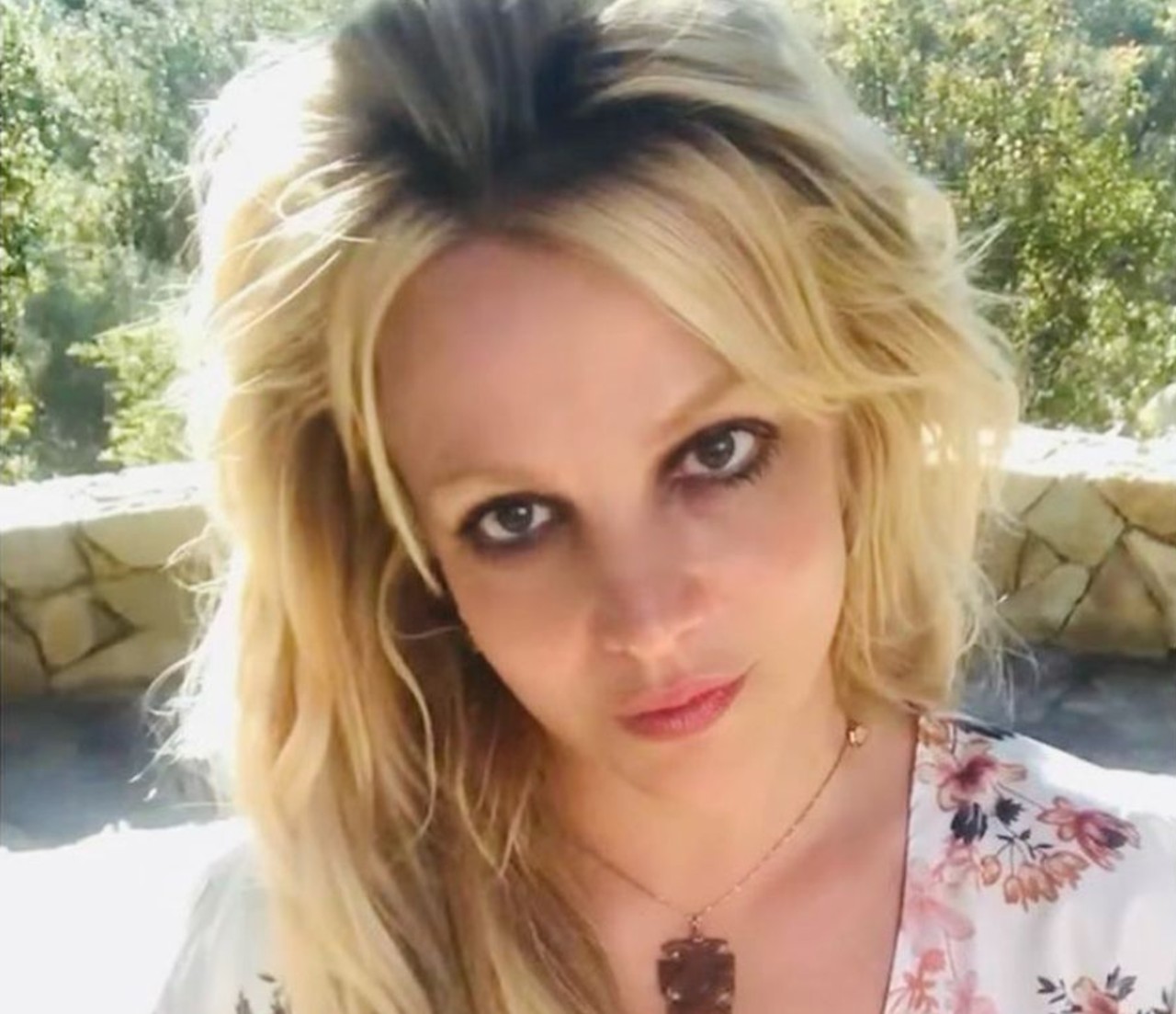 el papa de britney quiere dejarla sin un peso juicio