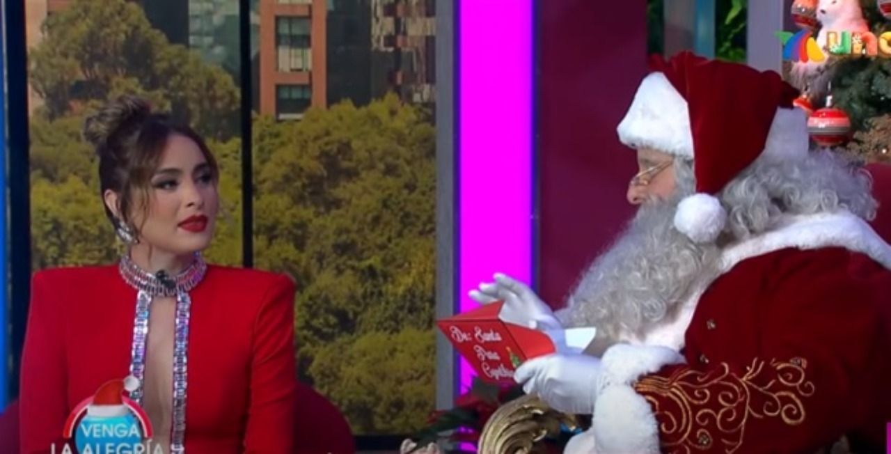 Cynthia Rodriguez pide bebe Santa Claus