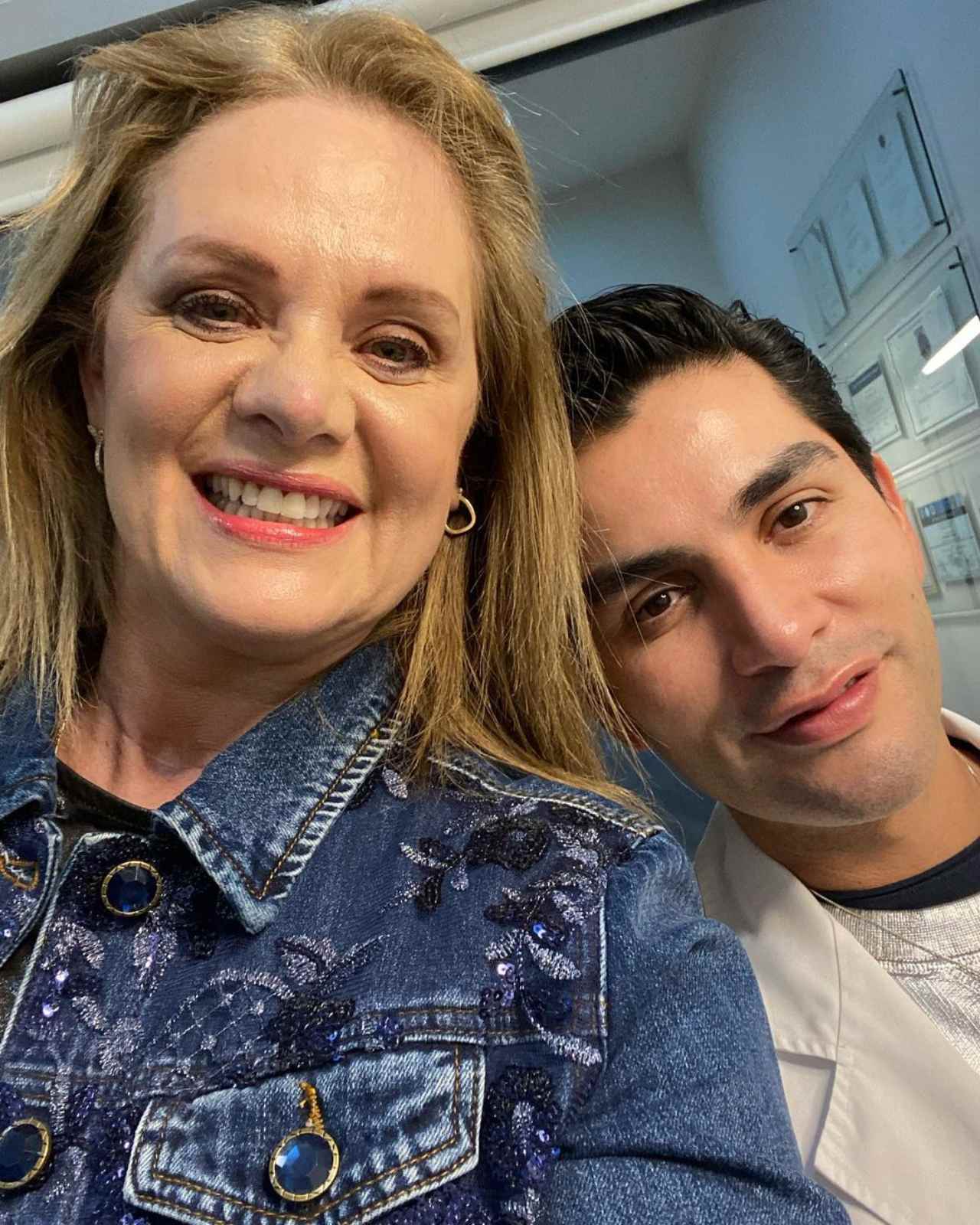 Erika Buenfil retoque rostro doctor foto
