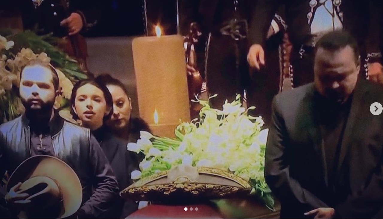 angela aguilar ultimo adios vicente fernandez familia