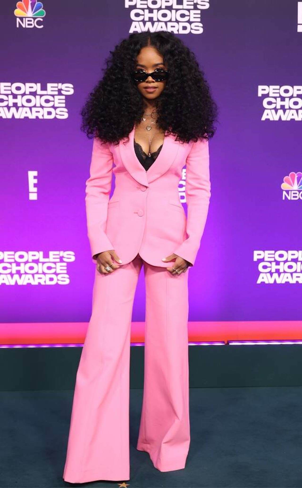 H.E.R. en los People's Choice Awards 2021