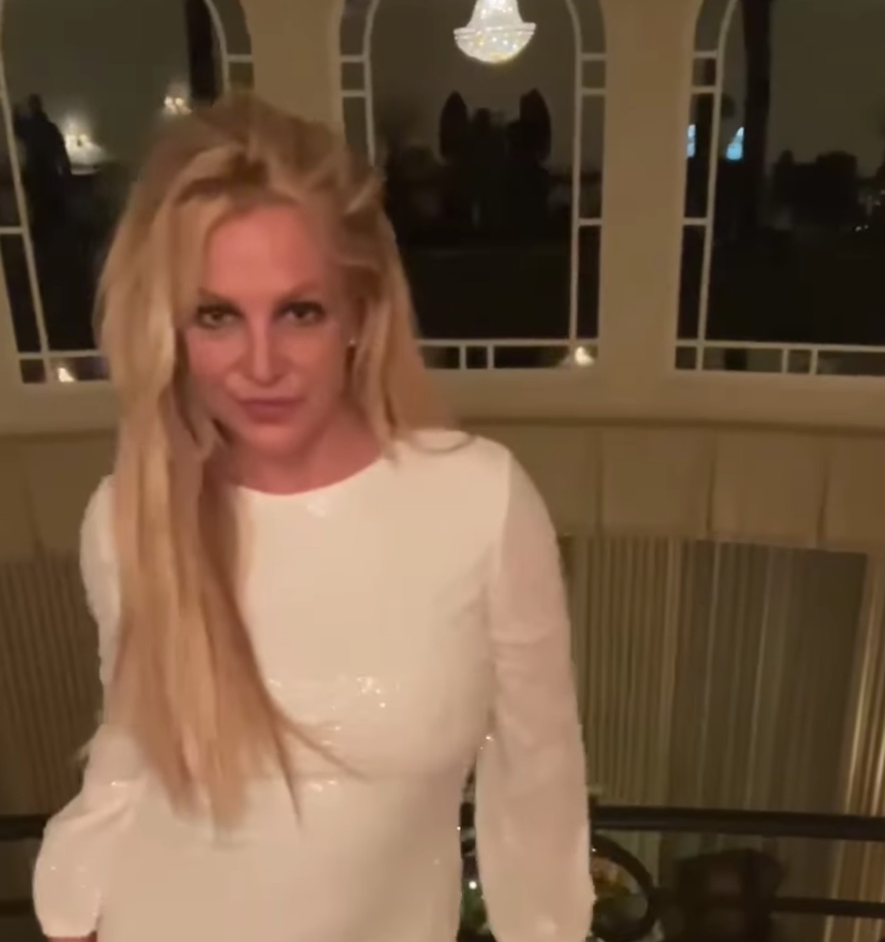padre de britney le pide dinero mensual