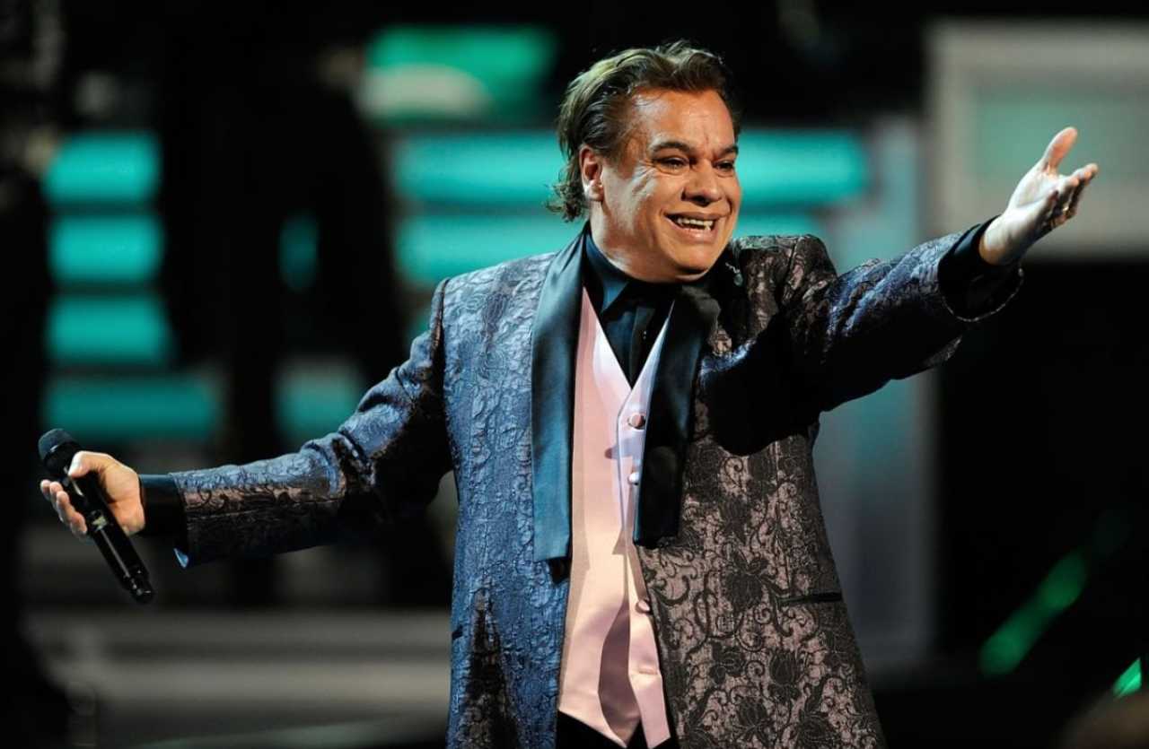 Vicente FernÃ¡ndez rechazaba a Juan Gabriel por ser gay