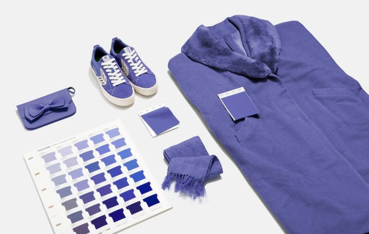 Very Peri color Pantone 2022