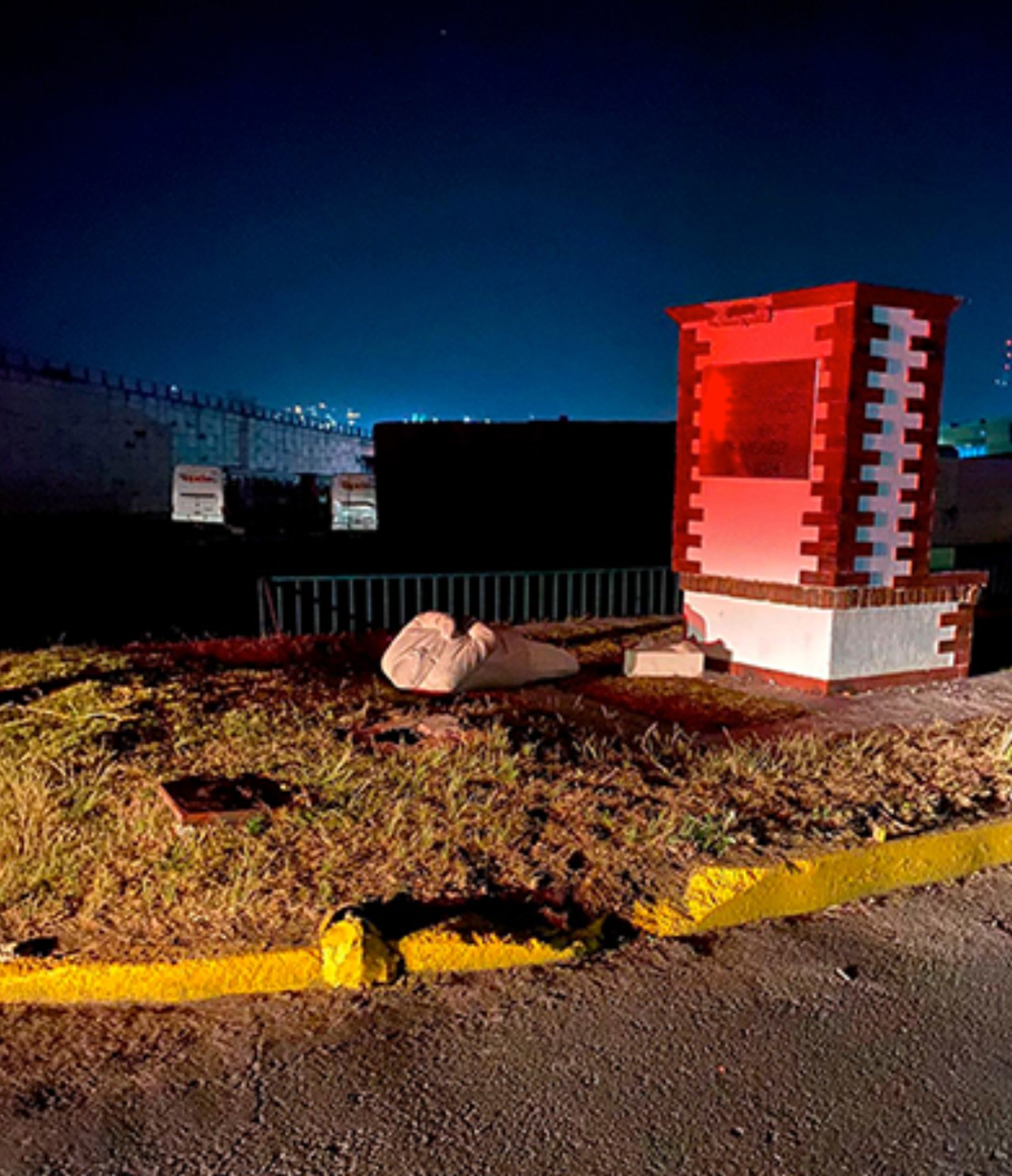estatua destuida amlo atlacomulco