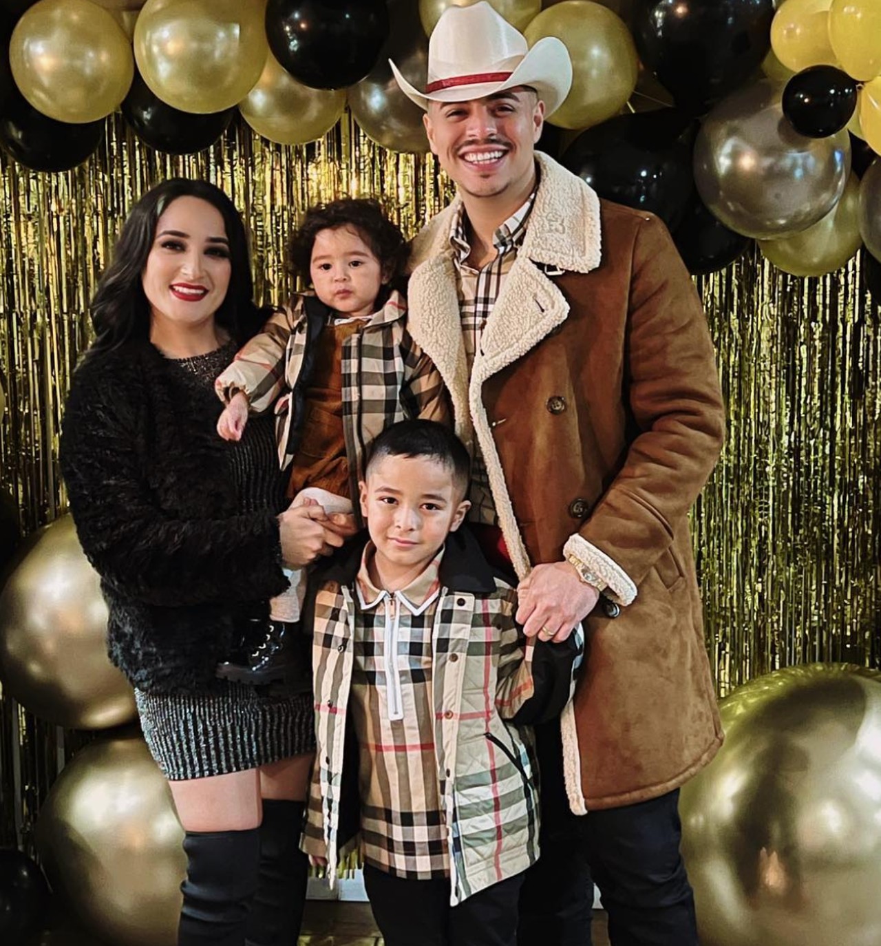 familia eduin caz grupo firme