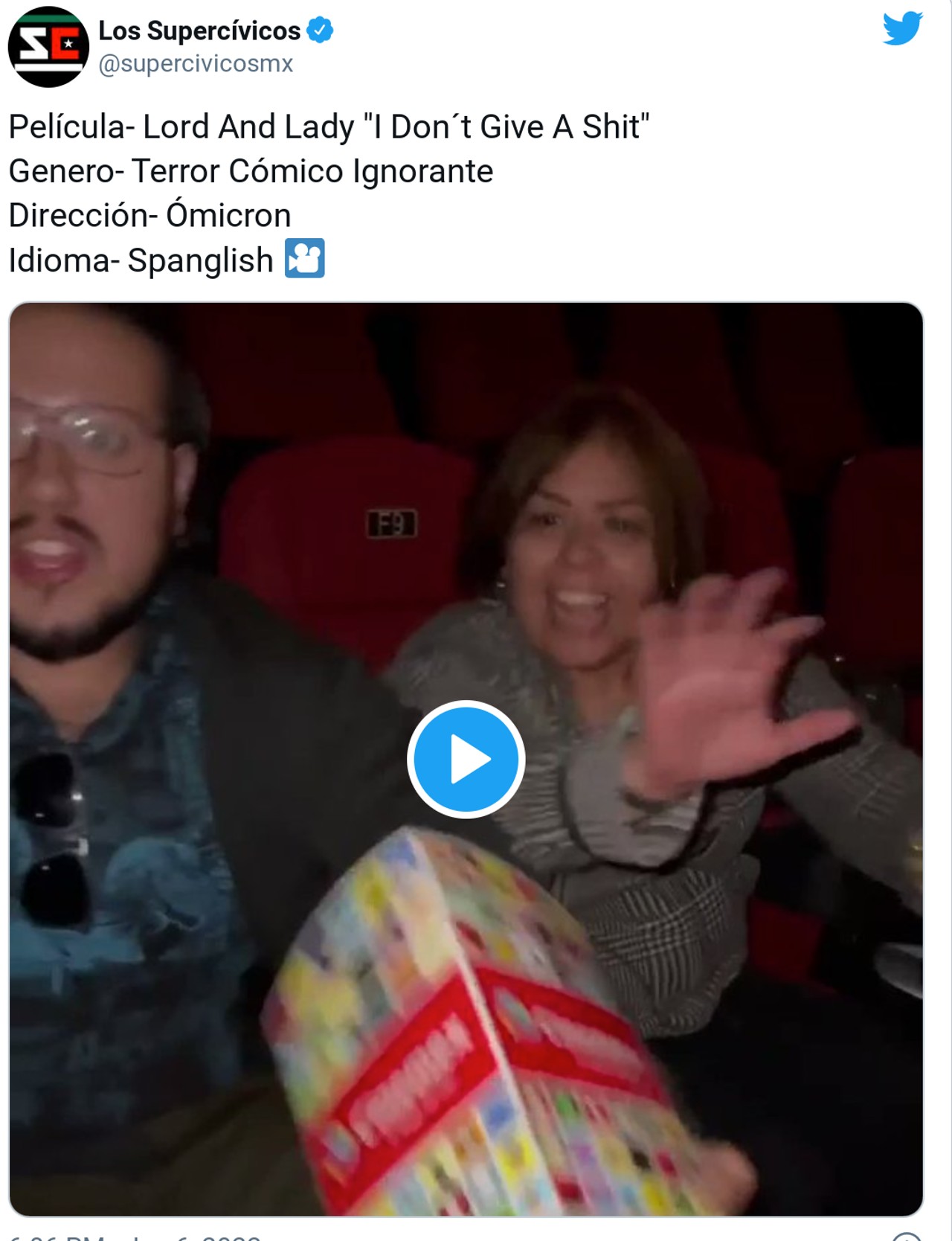 cine mujer cubrebicas pelea