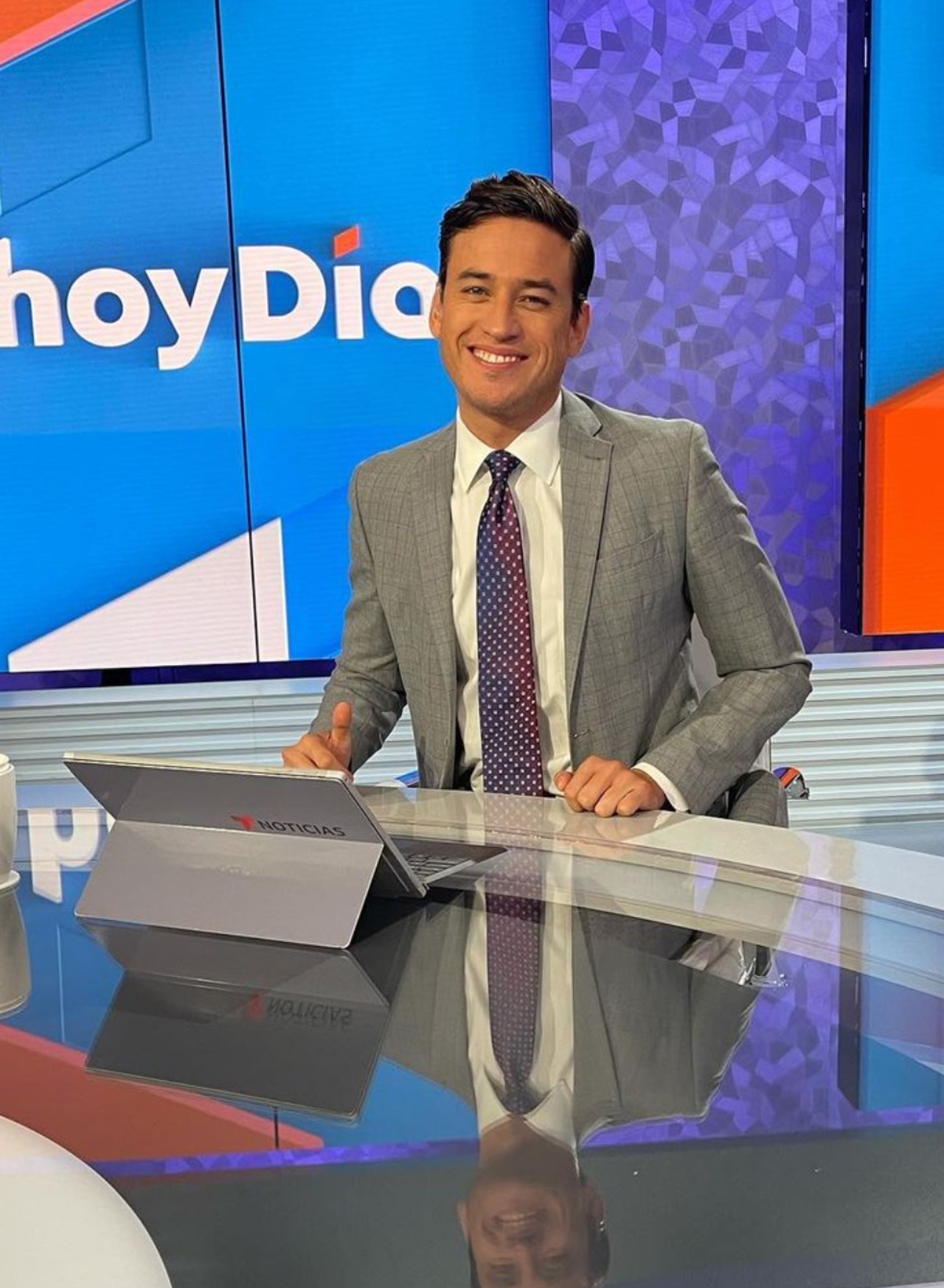 adamari lopez nacho lozano romance mensajes presentador