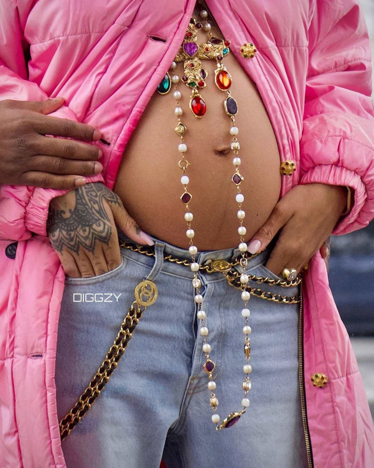 Rihanna embarazada pancita Asap Rocky pareja