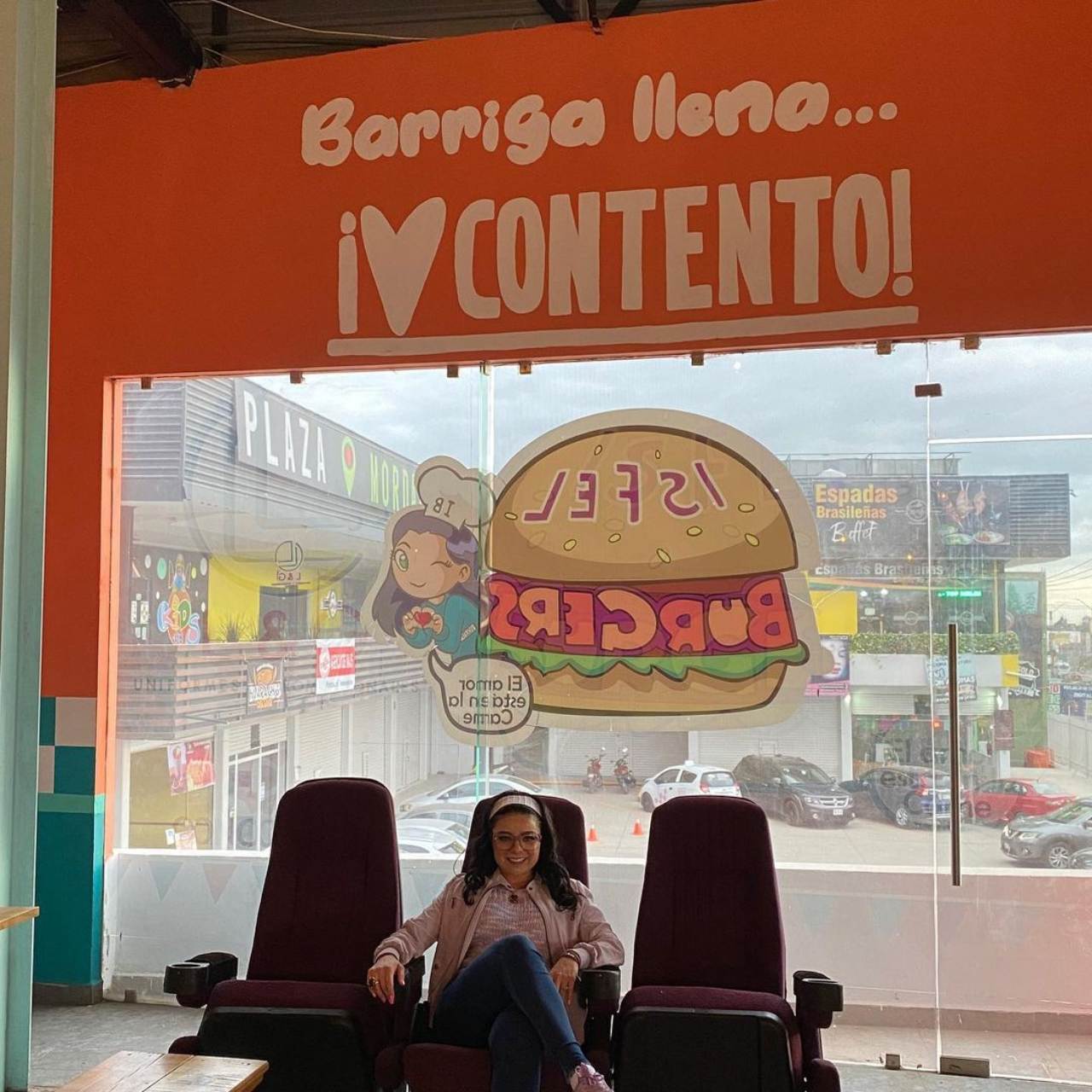 Violeta Isfel cierra negocio hamburguesas deudas