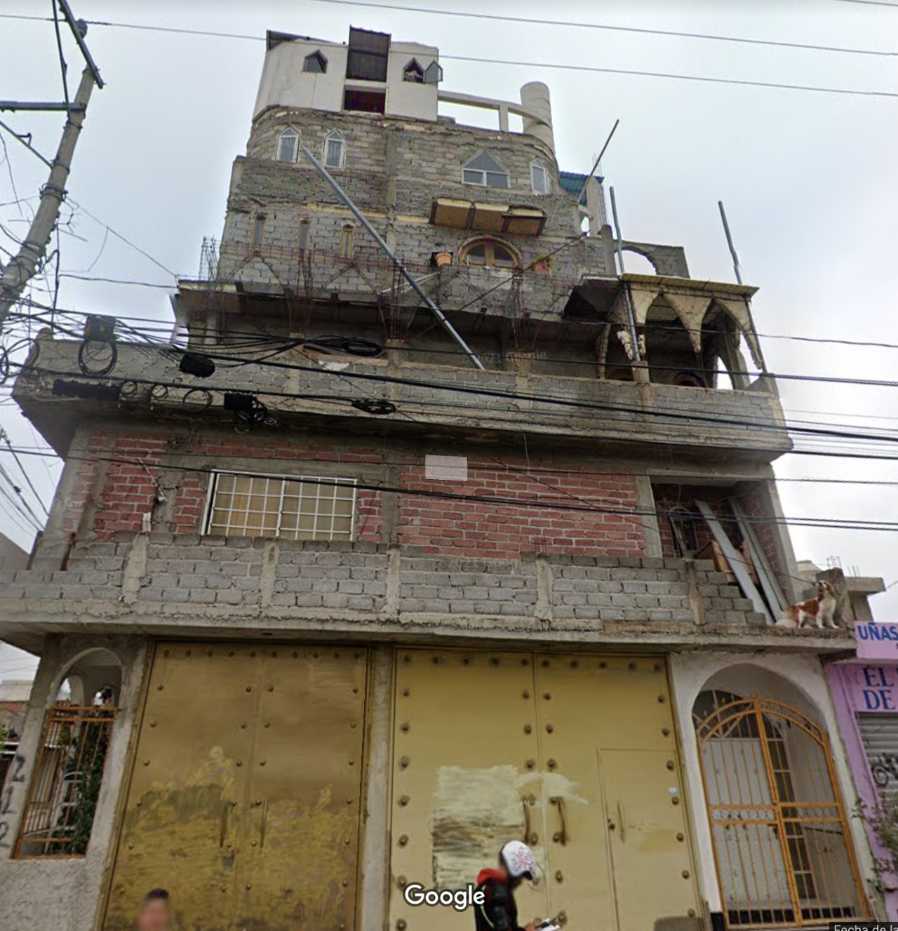 casa fea ganadora premio el edificio mas horrible