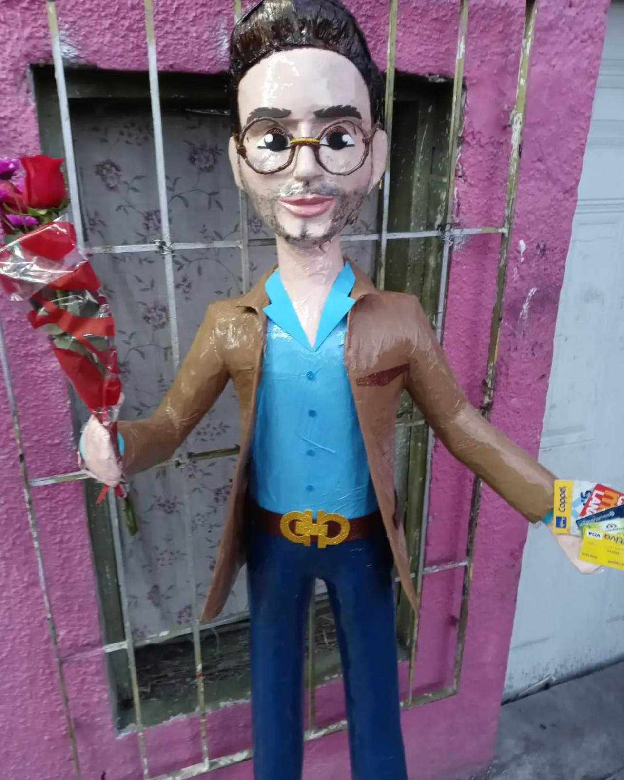 piñata Simon Leviev