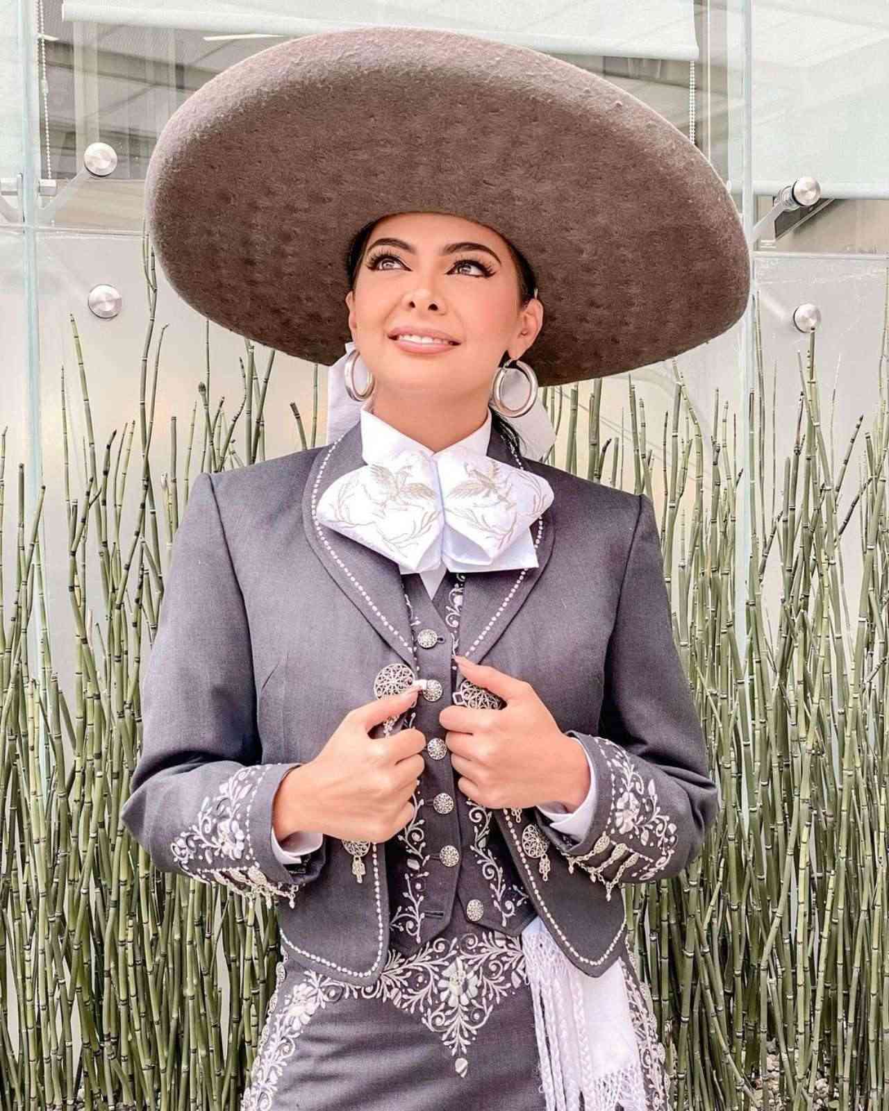 Valeria Cuevas Angela Aguilar