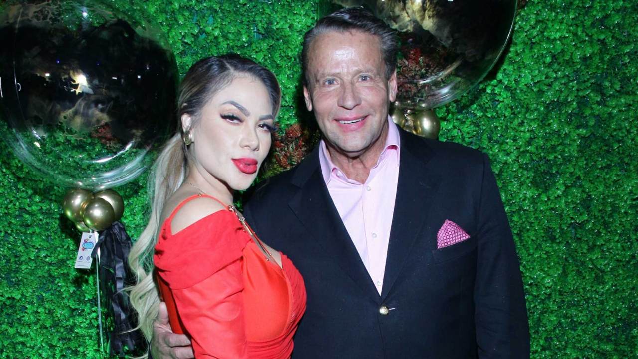 Alfredo Adame con su novia magaly chavez