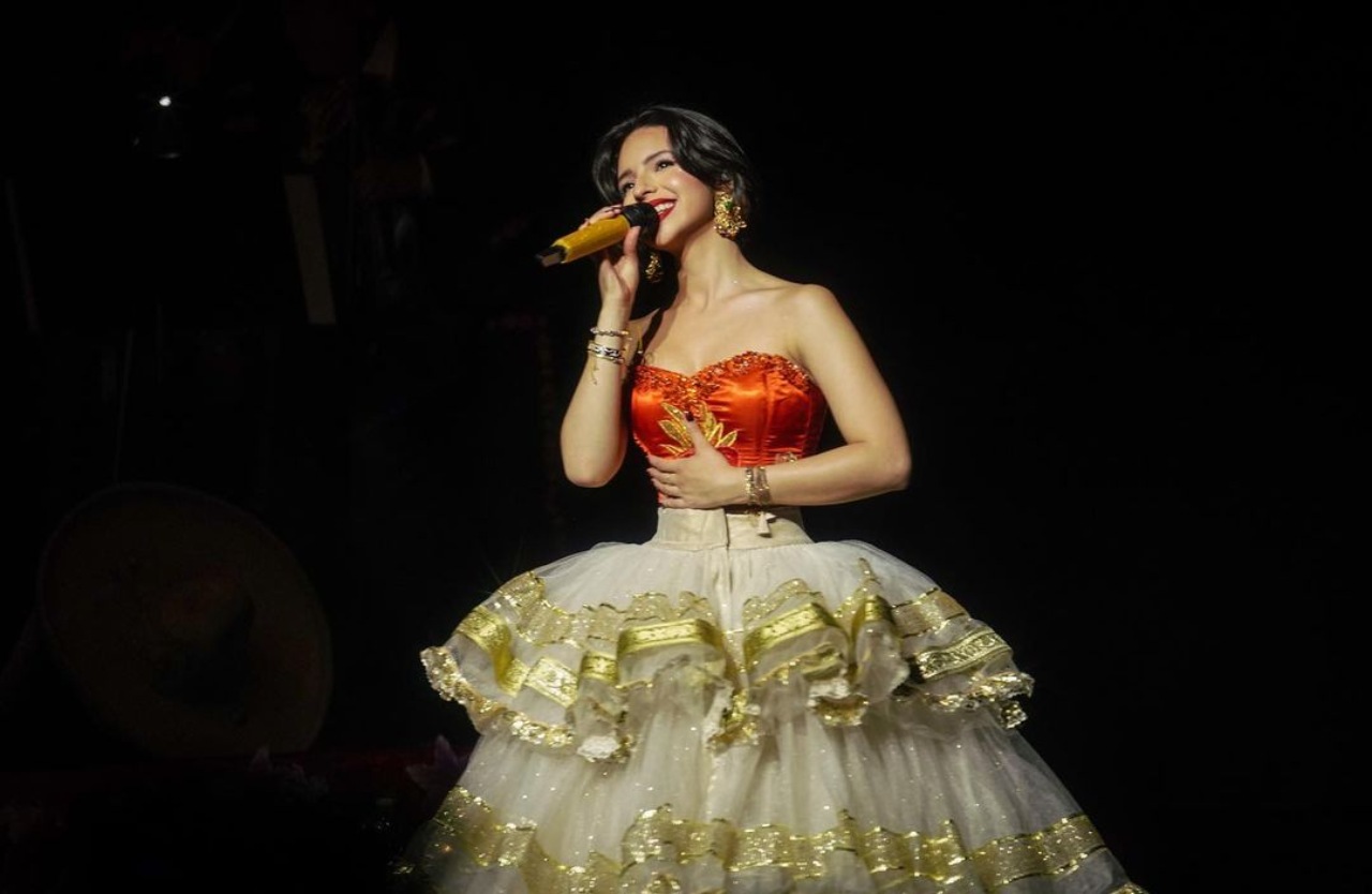 Angela Aguilar no permite nadie la toque
