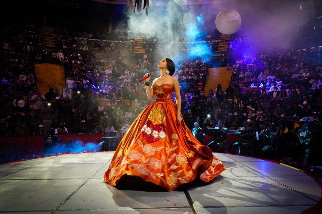 Angela Aguilar vestidos que hace con ellos