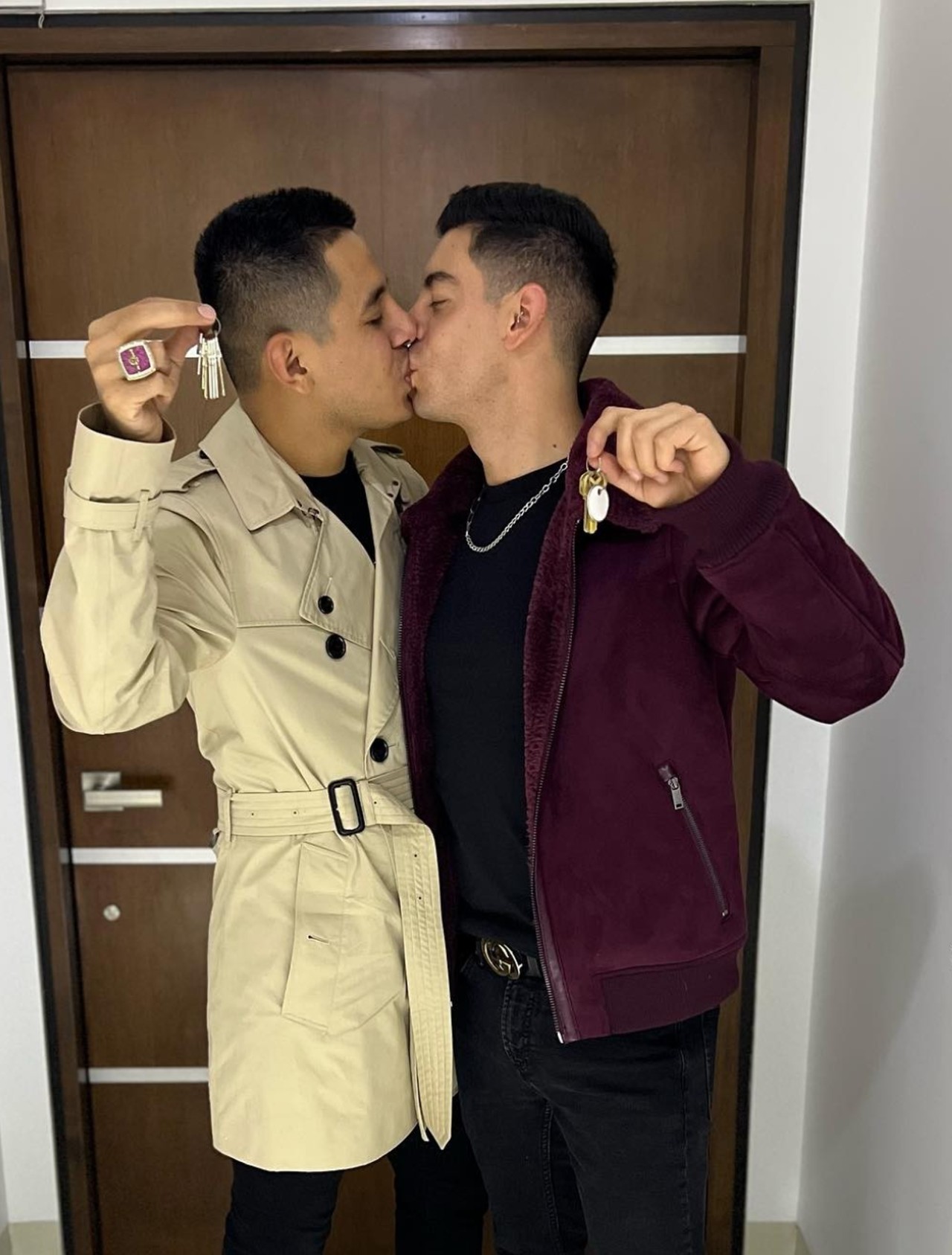 beso jhonny caz departamento nuevo