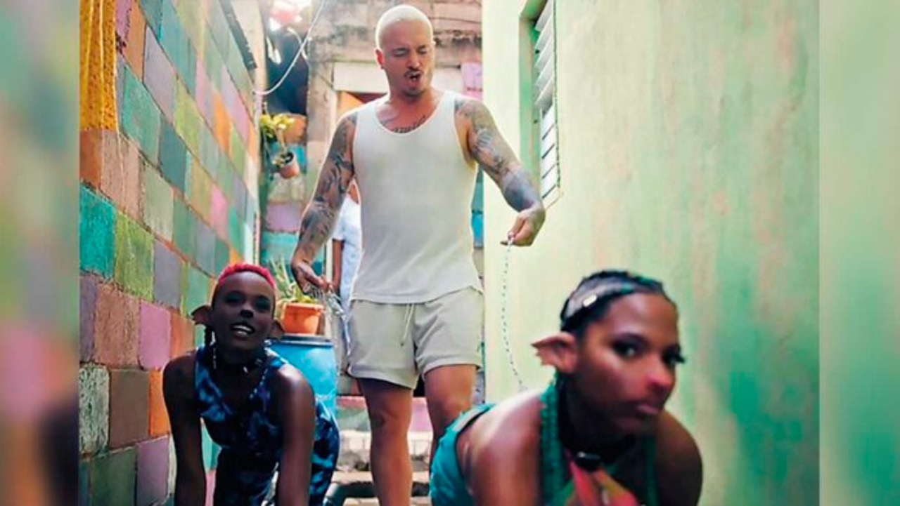 J Balvin video Perra es racista mujeres