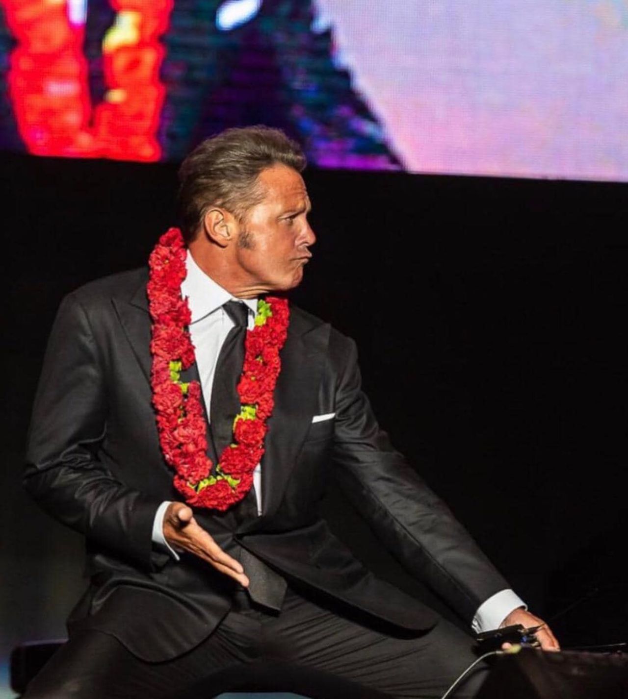 Luis Miguel empleada