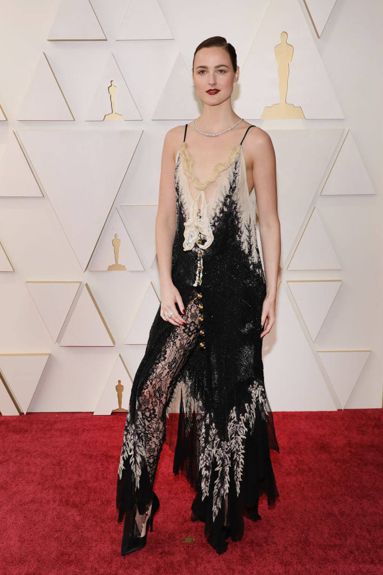 Renate Reinsve en la Alfombra Roja de los premios OSCAR 2022