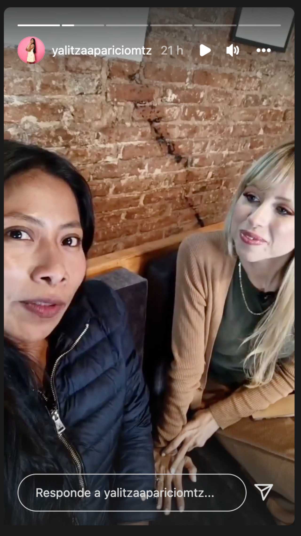 Yalitza Aparicio y Superholly se reÃºnen