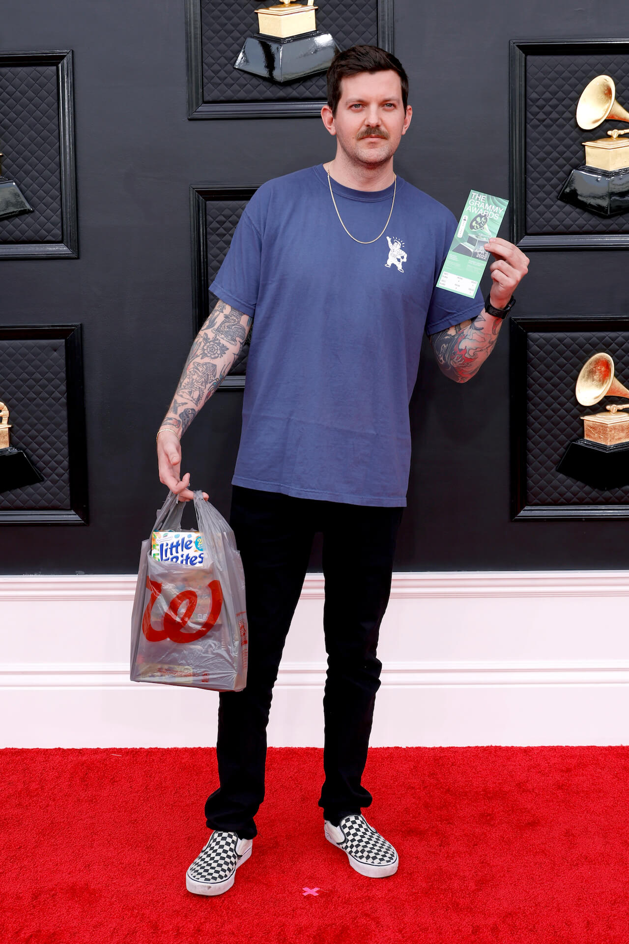 Dillon Francis en la alfombra roja de los Grammys 2022