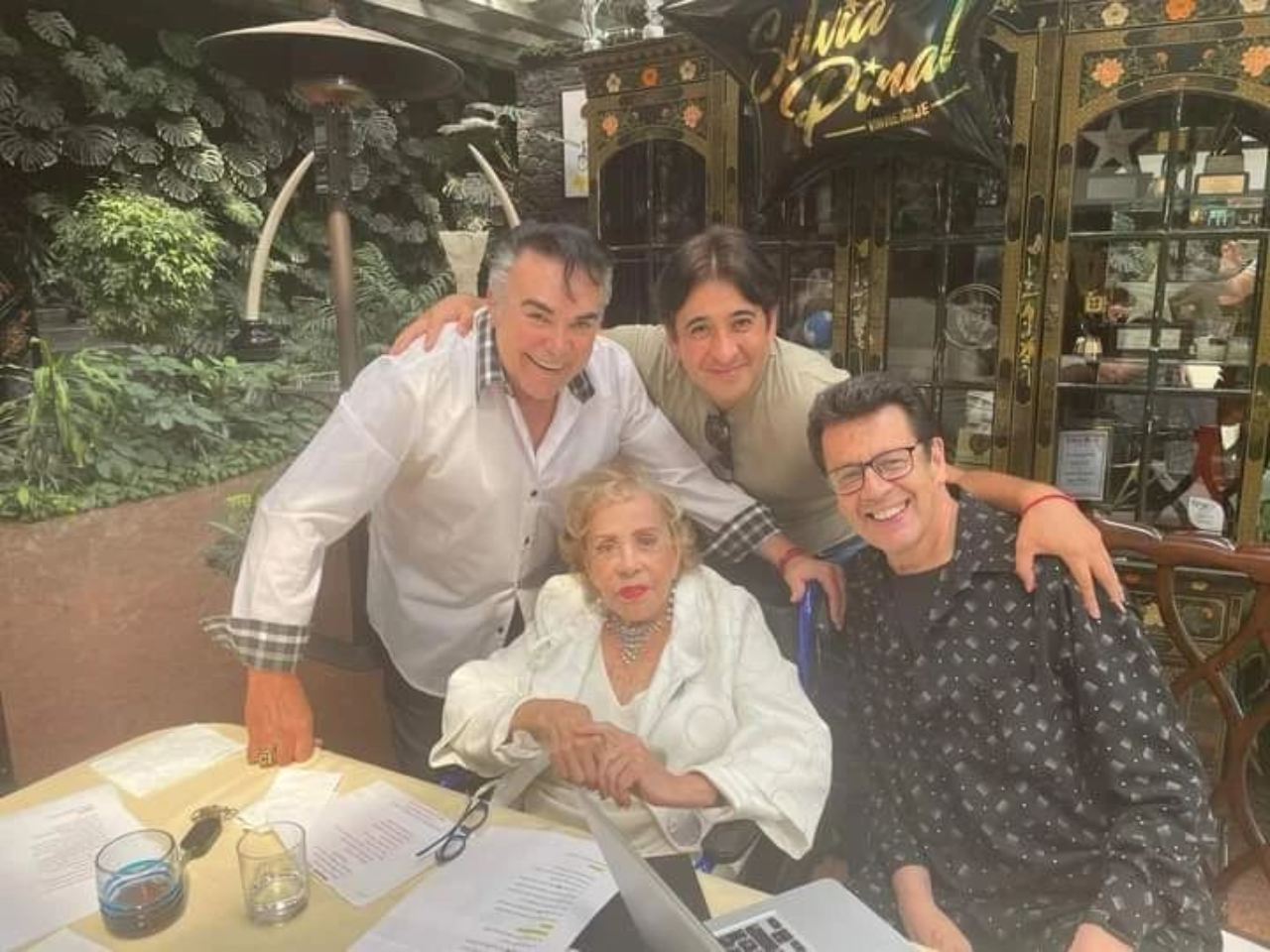 Gustavo Adolfo Infante contra Silvia Pinal