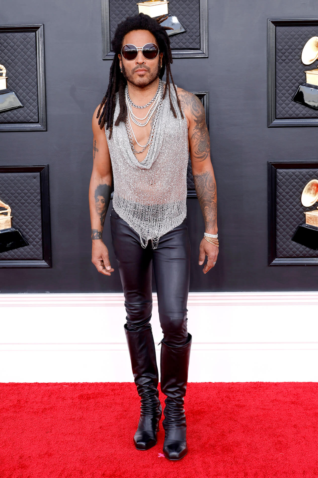 Lenny Kravitz en la alfombra roja Grammys 2022
