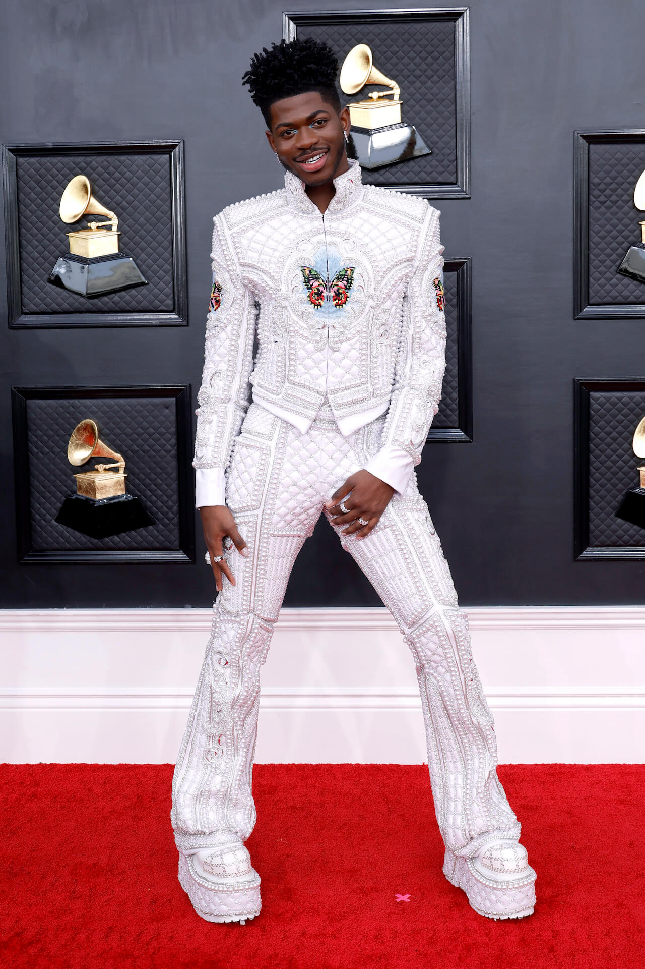 Lil Nas X en la alfombra roja Grammys 2022 