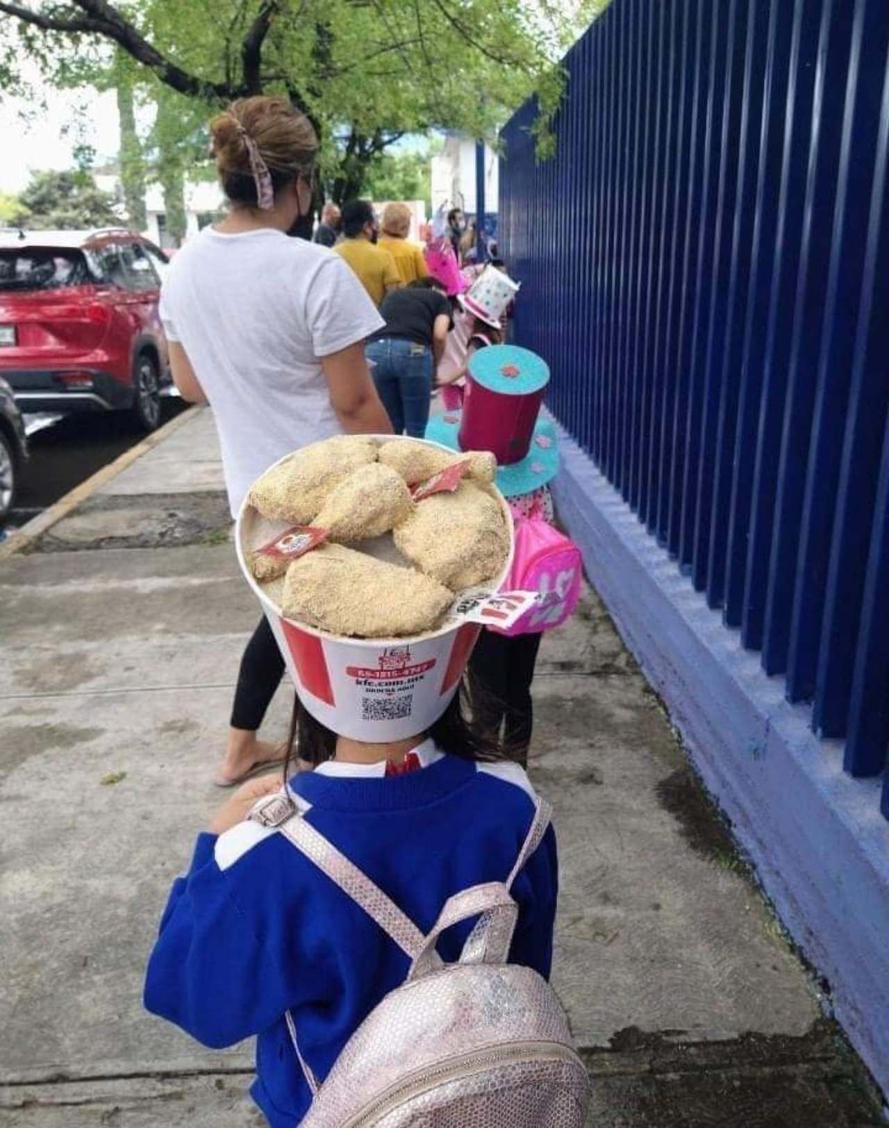 kfc pollo peinado loco
