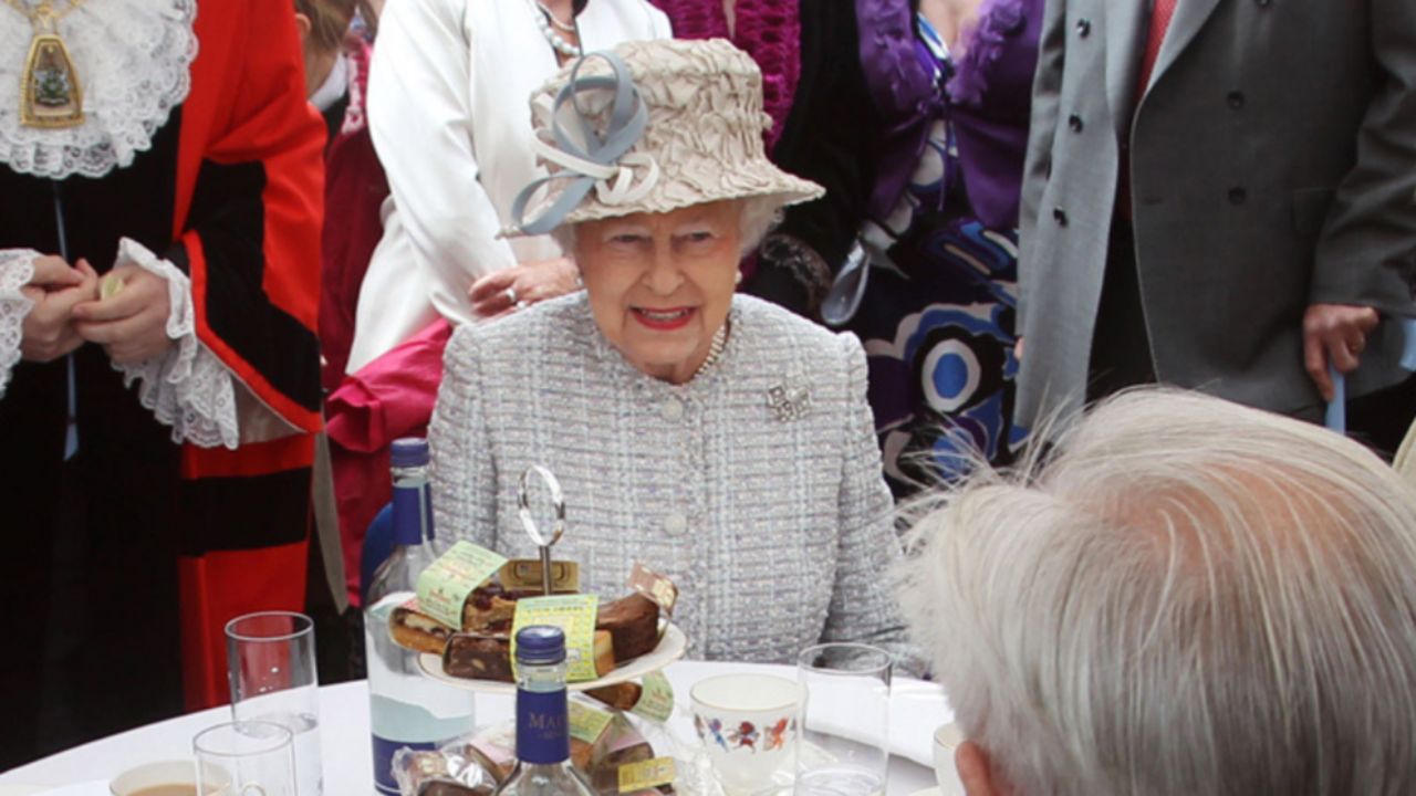 Reina Isabel II
