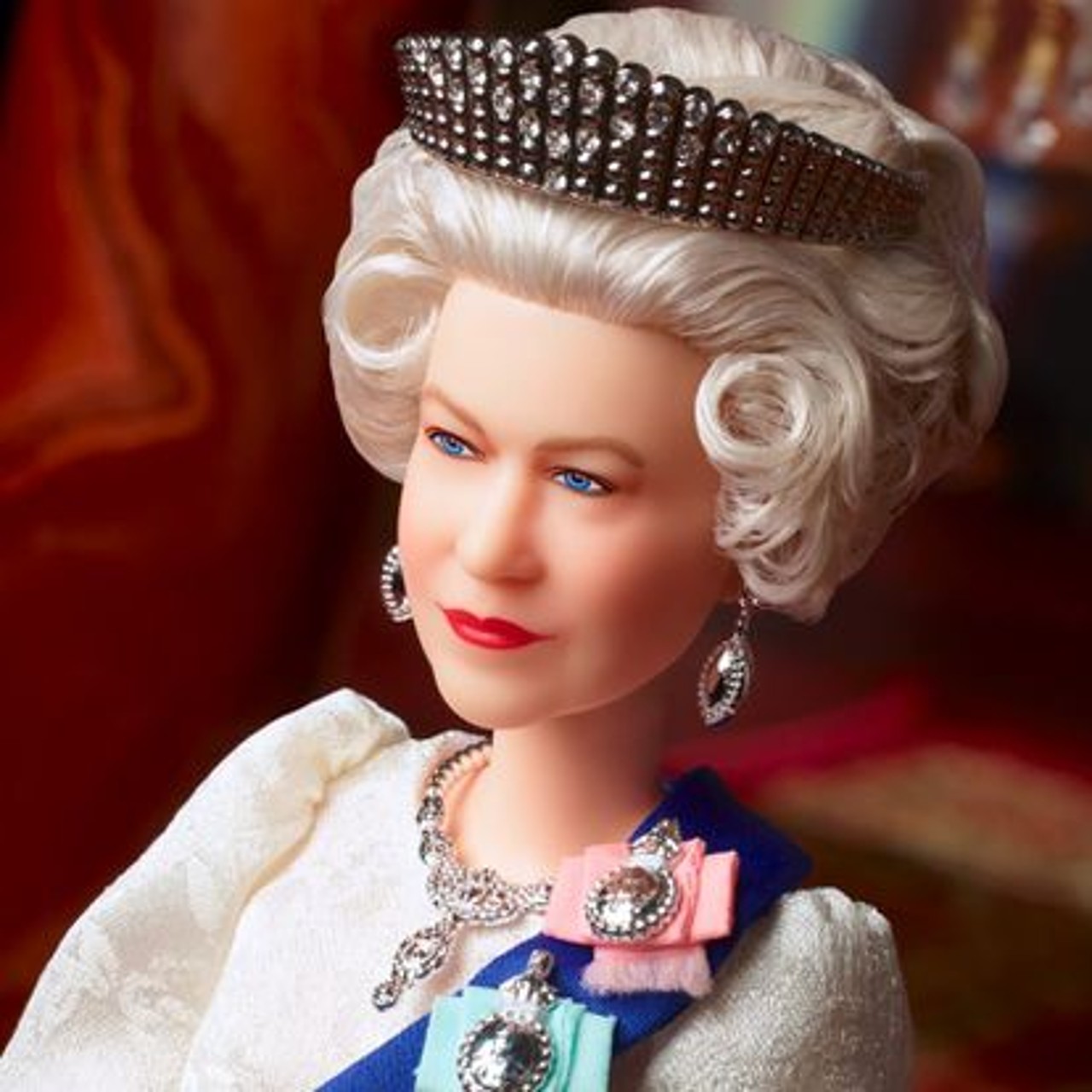 mattel reina isabel segunda
