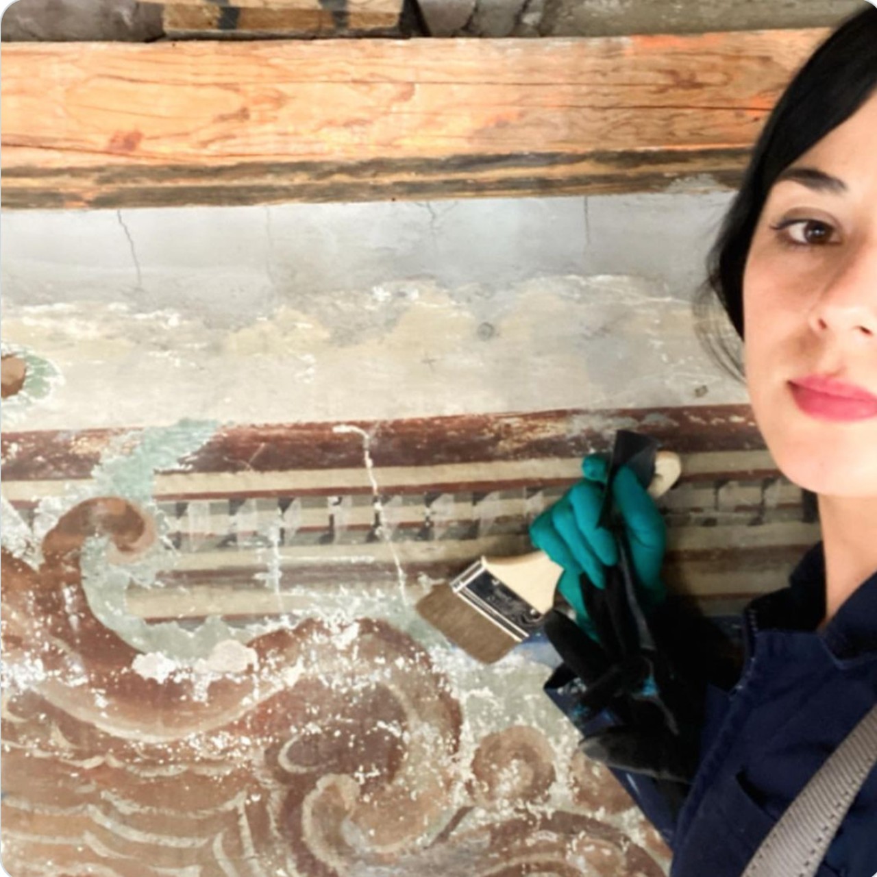 twitter chica restauradora capilla