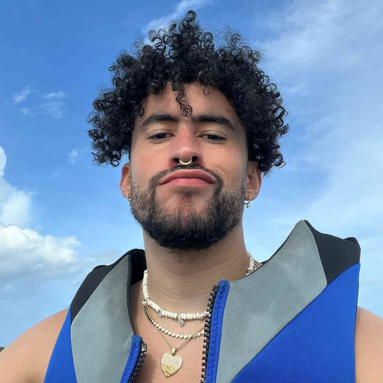 Bad Bunny responde a comparaciones con Michael Jackson