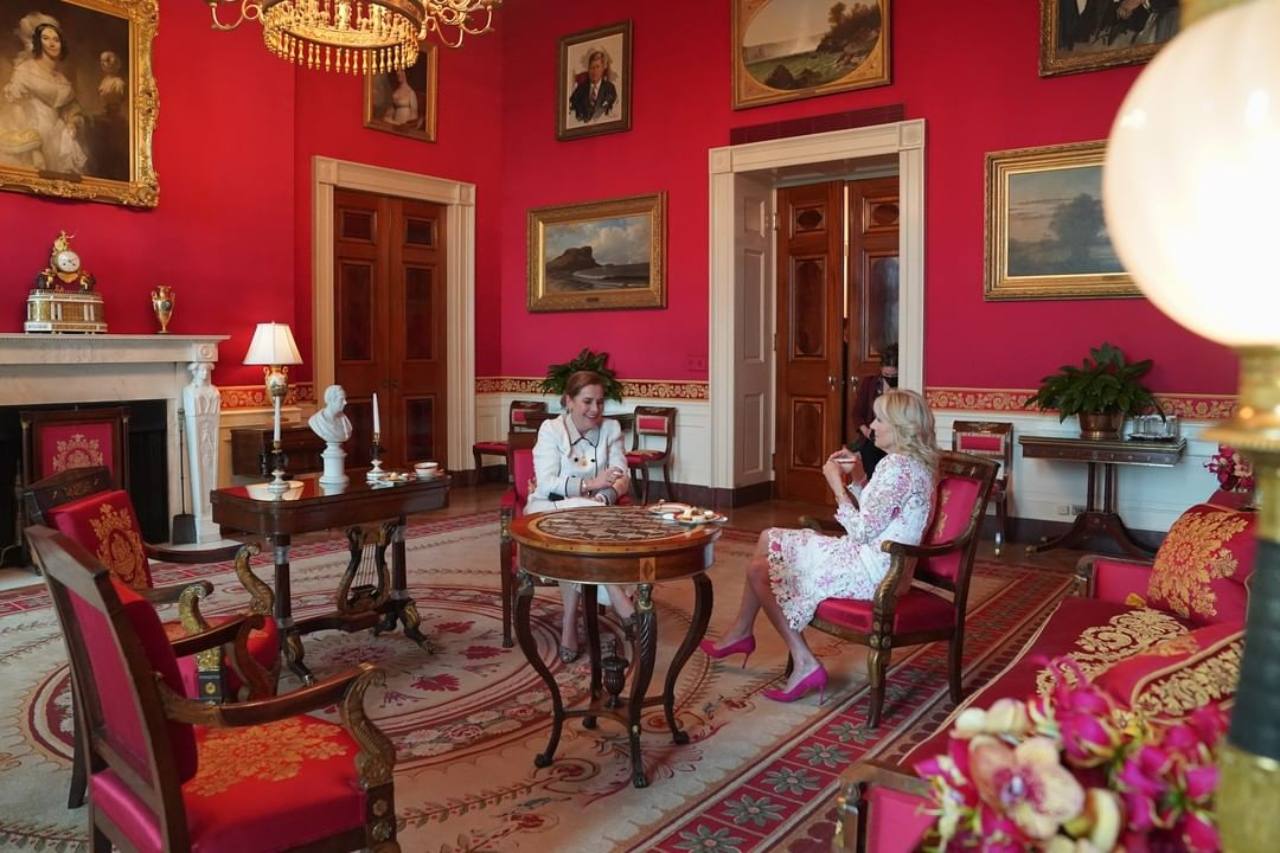 Beatriz Gutierrez con la Dra Biden
