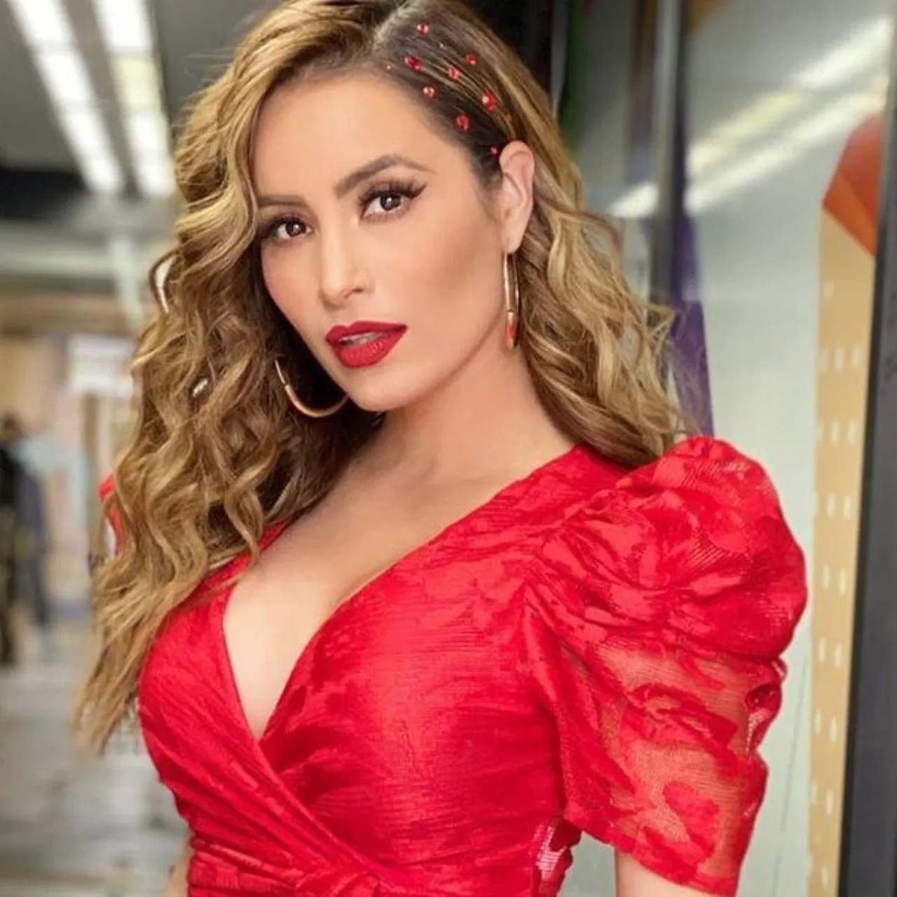 cynthia rodrigues romance carlos rivera