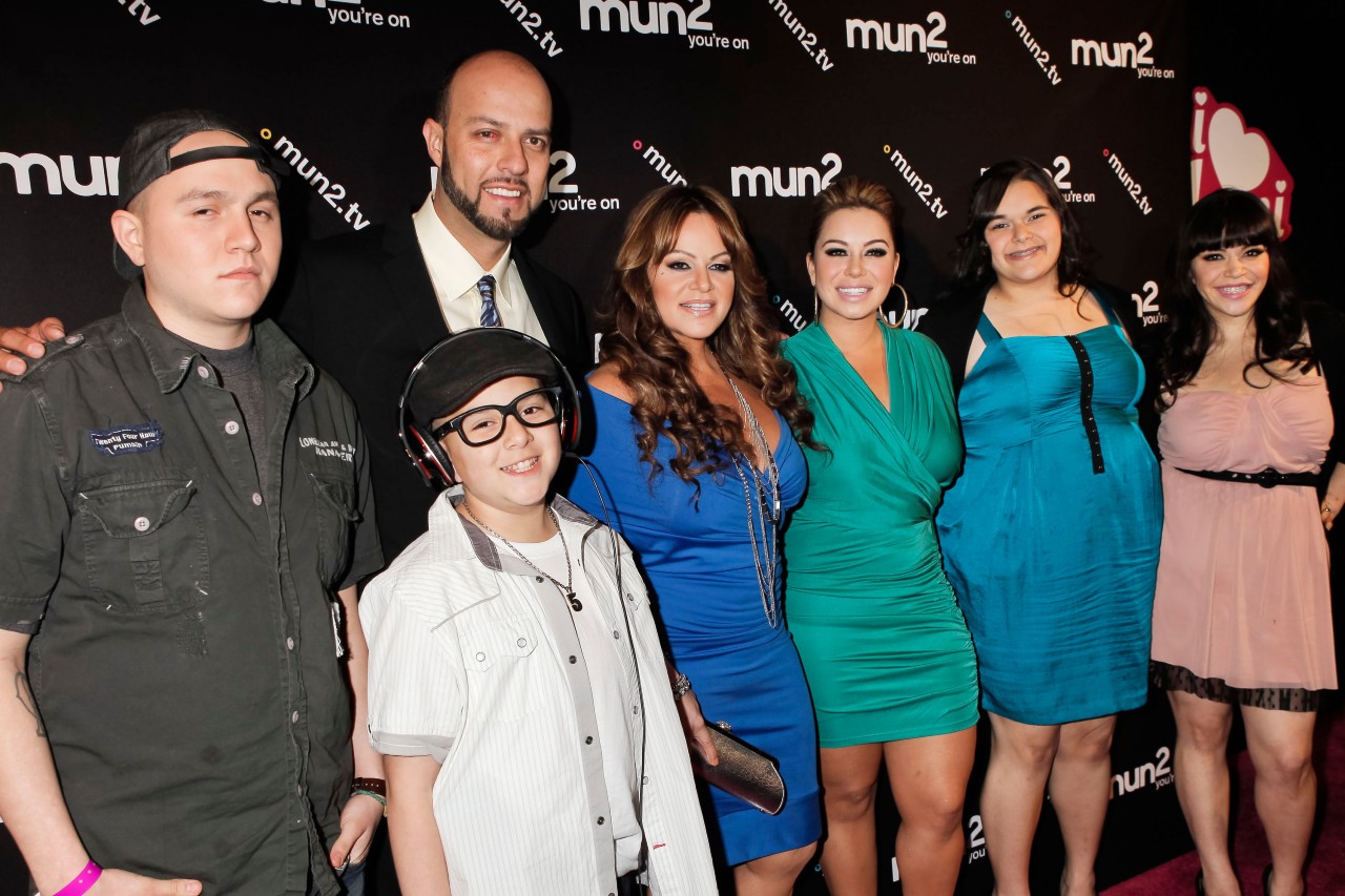 hijos jenni rivera fallecida rosie ataca