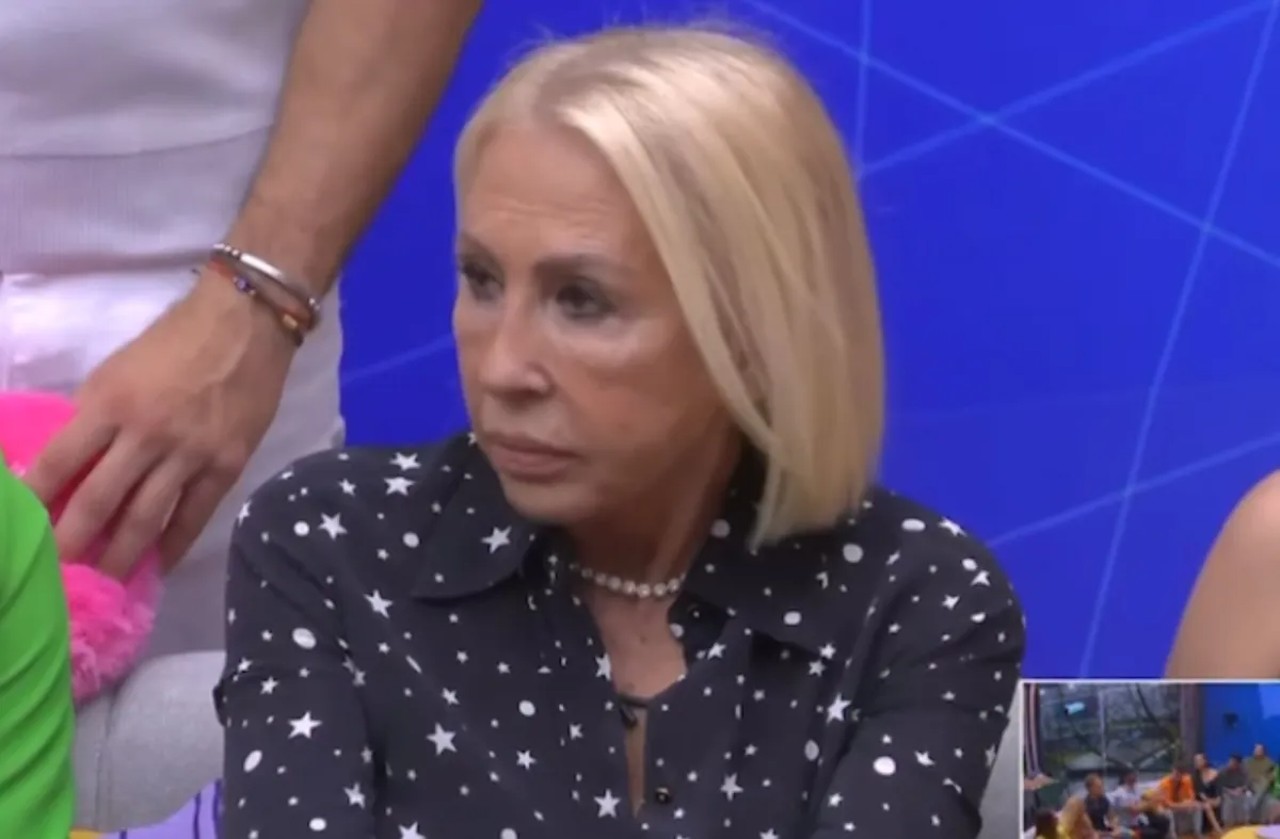 casa famosos laura bozzo baño tapado