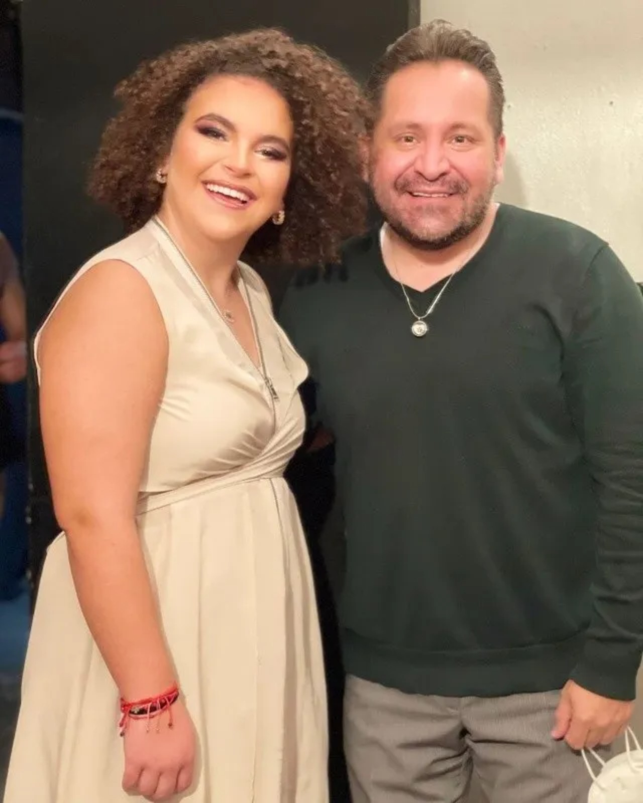 Lucero Mijares reaparece en Nueva York y sufre vergonzoso accidente