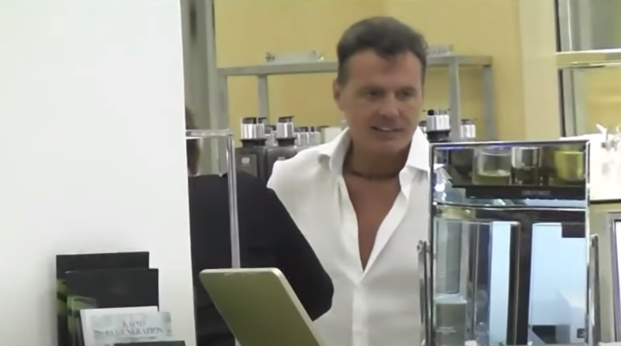 Luis Miguel reaparece en centro comercial de Miami