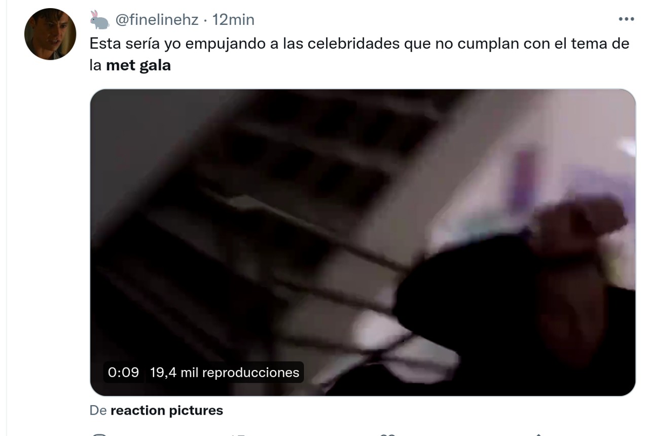 met gala memes ceremonia empujon