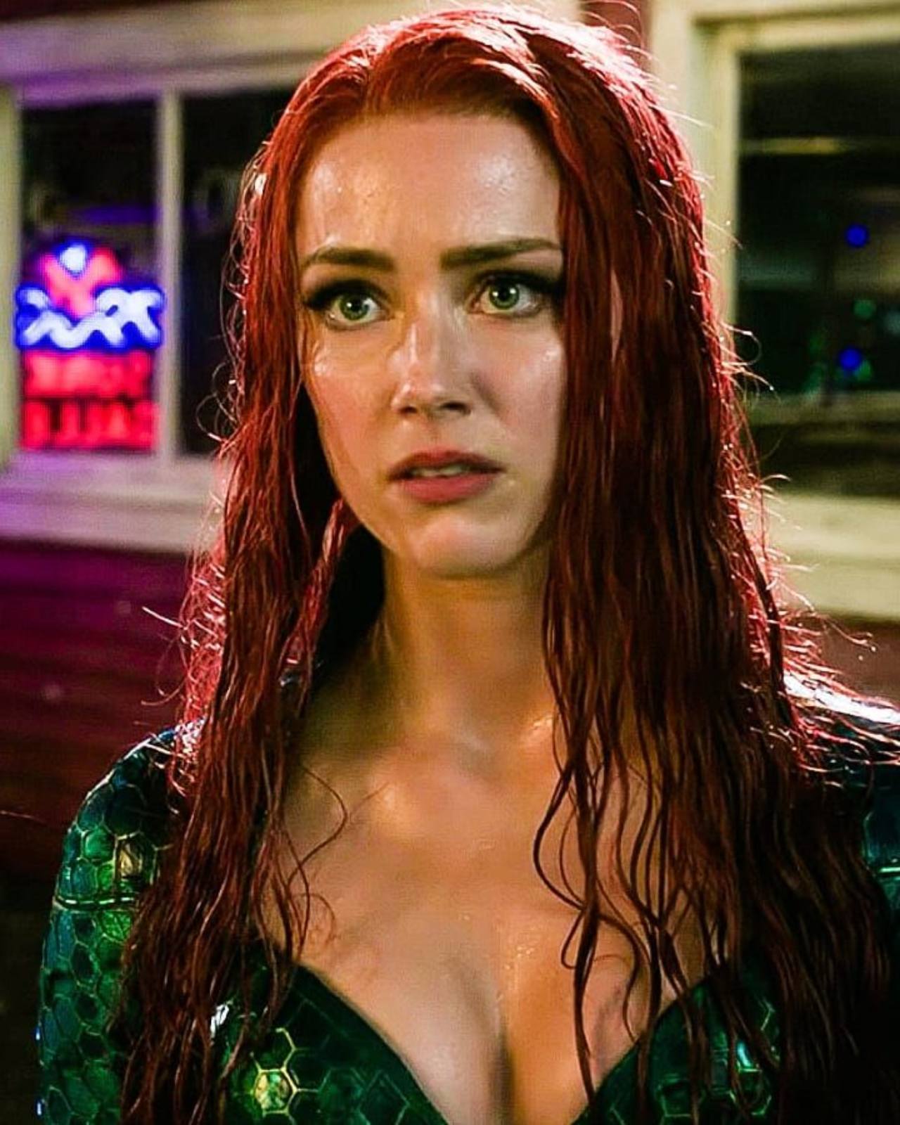 Reemplazo Amber Heard Aquaman Paris Hilton