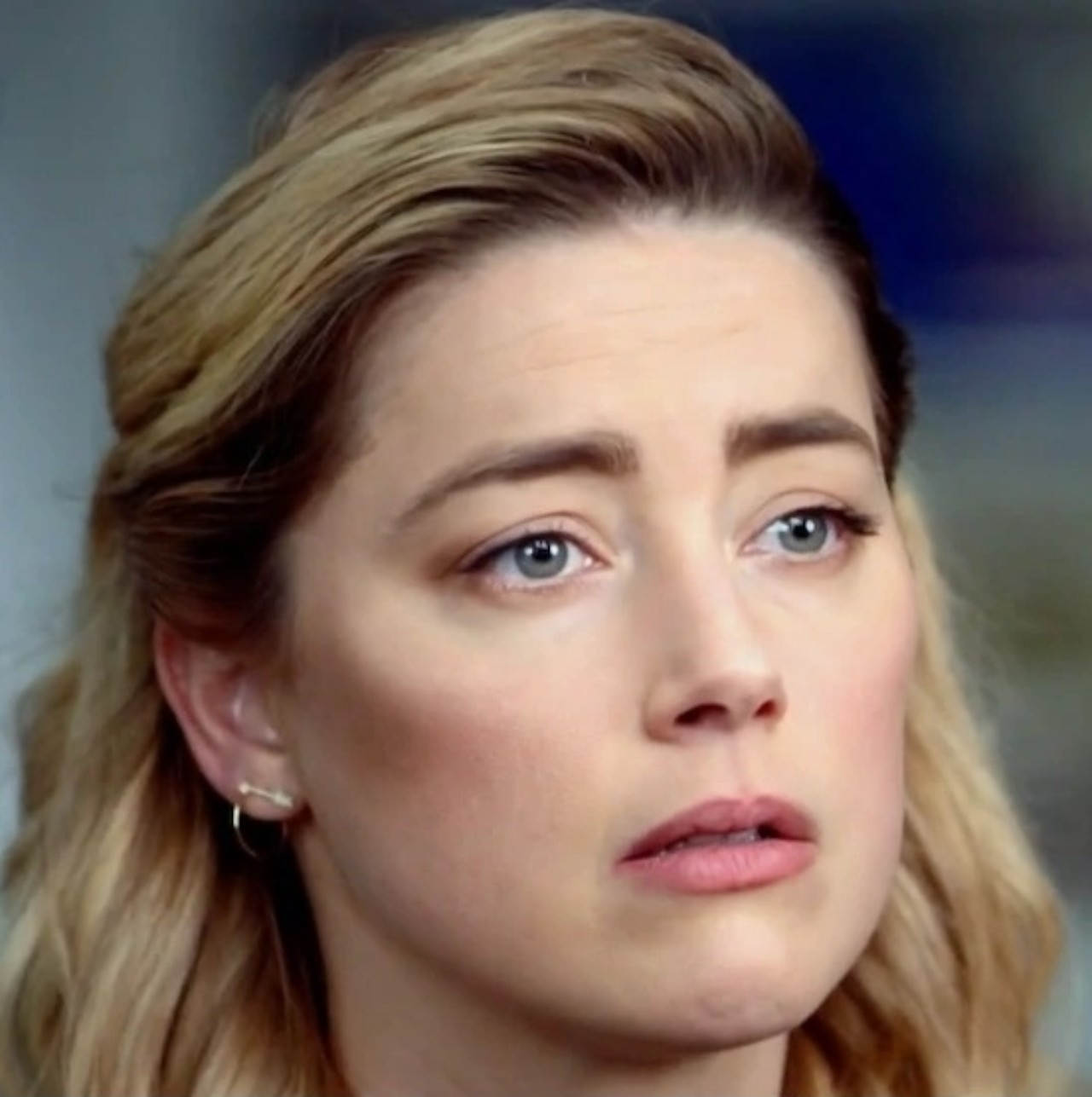 Amber Heard todavia ama Johnny Depp