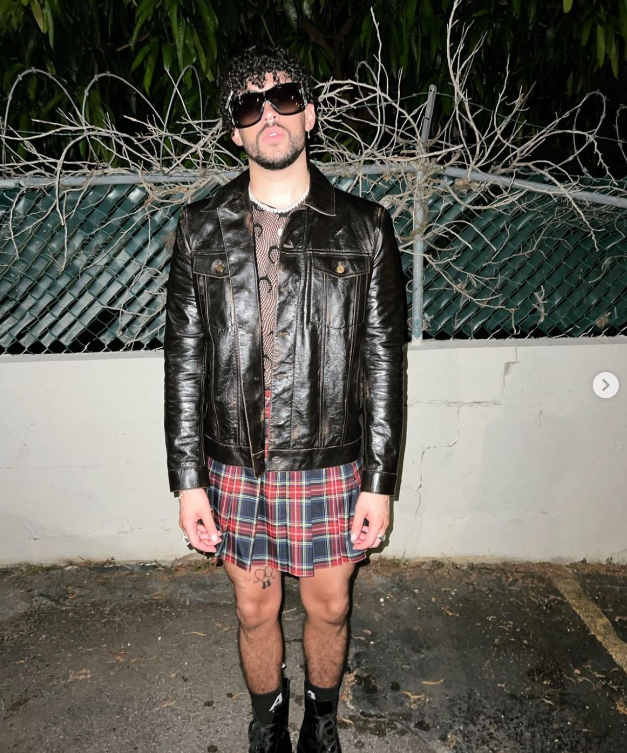 bad bunny moda masculina falda